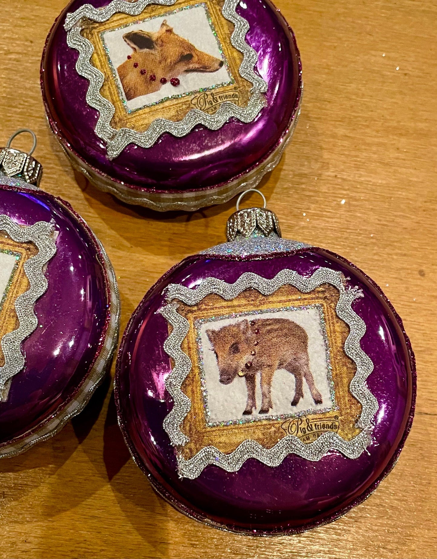 3er Set Christbaumkugel, Weihnachtsschmuck, Medaillon lila, Wildtiere, Nr. 2 Weihnachten Alpenfunkeln