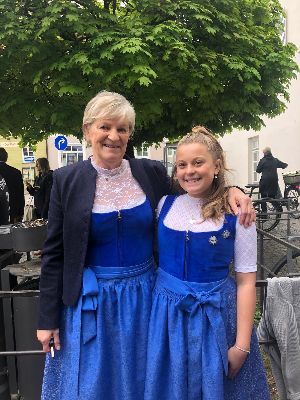 Dirndl Alpenfee, Elisabeth, Samt dunkelblau, royalblau 75 cm