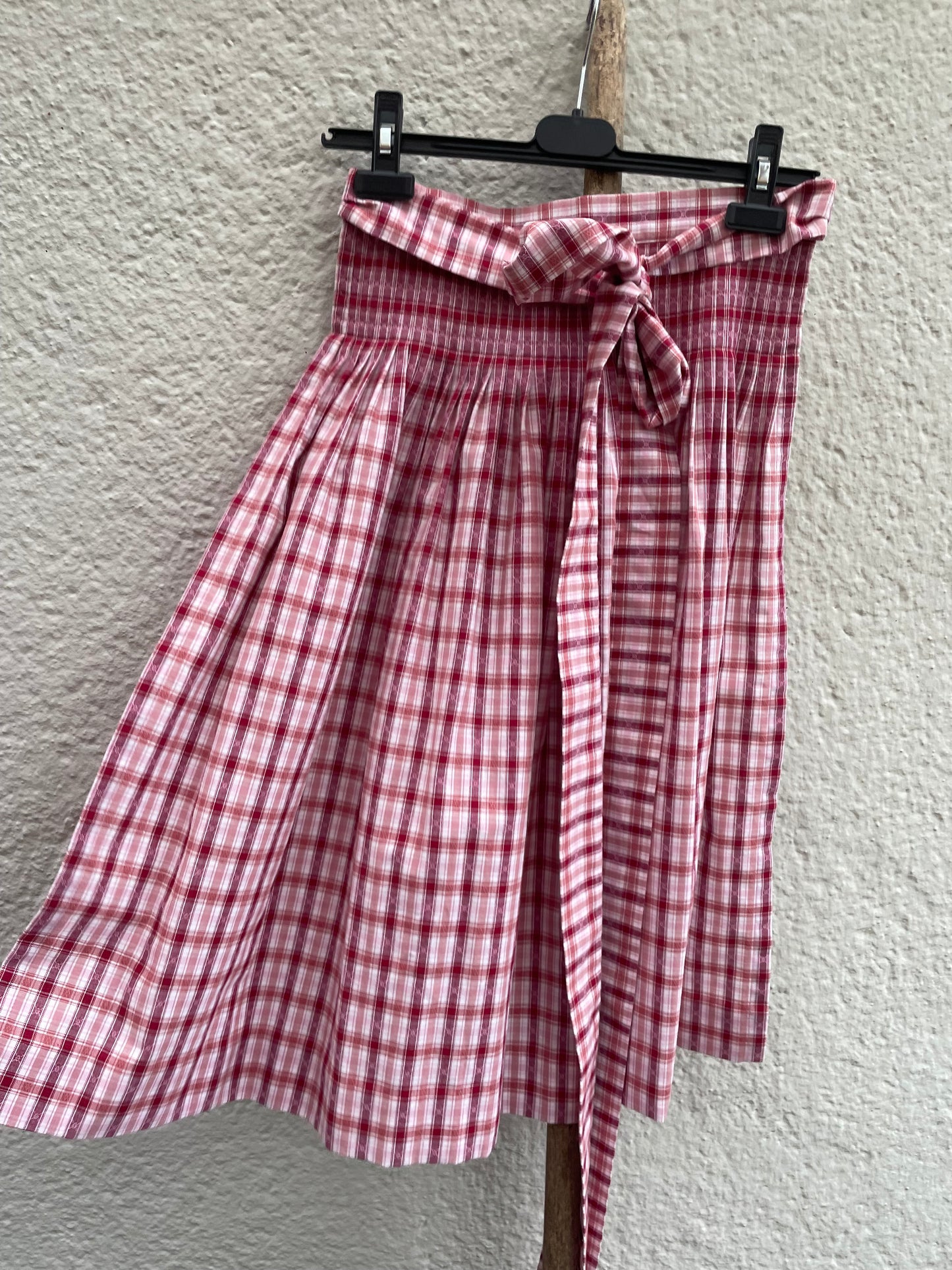 Dirndlschürze, Schürze, rot weiß kariert, Midi für 70er, Gr. 1