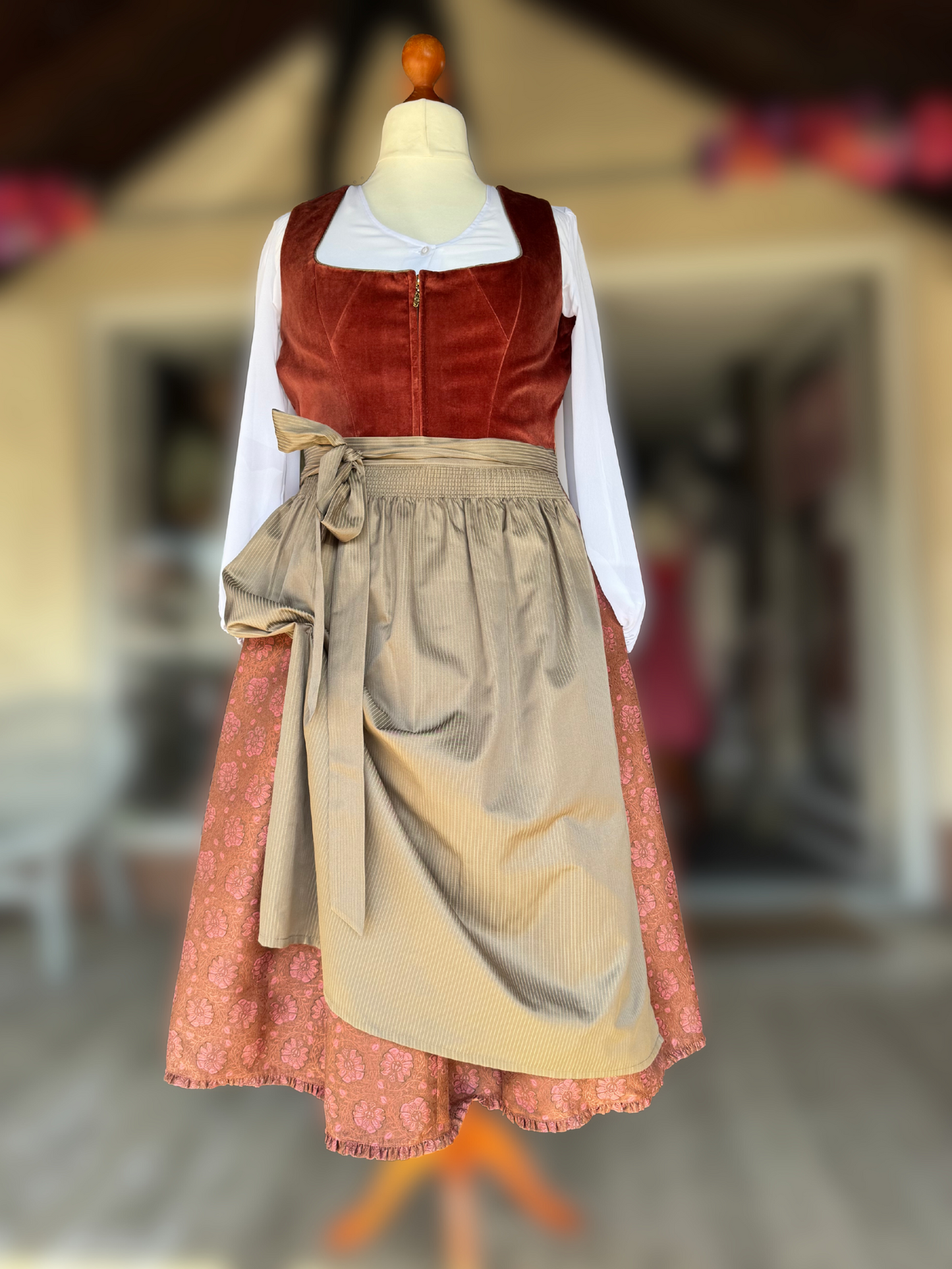 Dirndl Alpenfee, Jovana, Samt, rost ocker, 75 cm, große Größen
