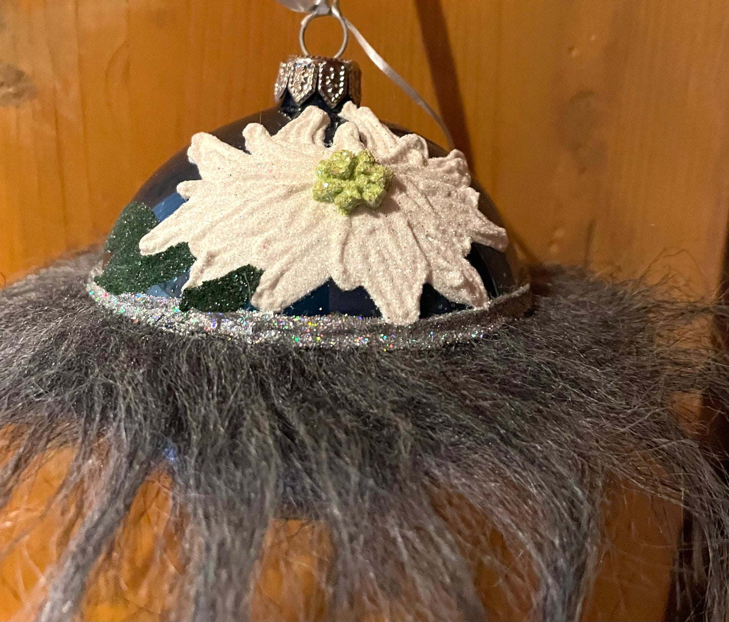Christbaum Kugel, Weihnachtsschmuck, petrol, Edelweiß mit Pelz Weihnachten Alpenfunkeln