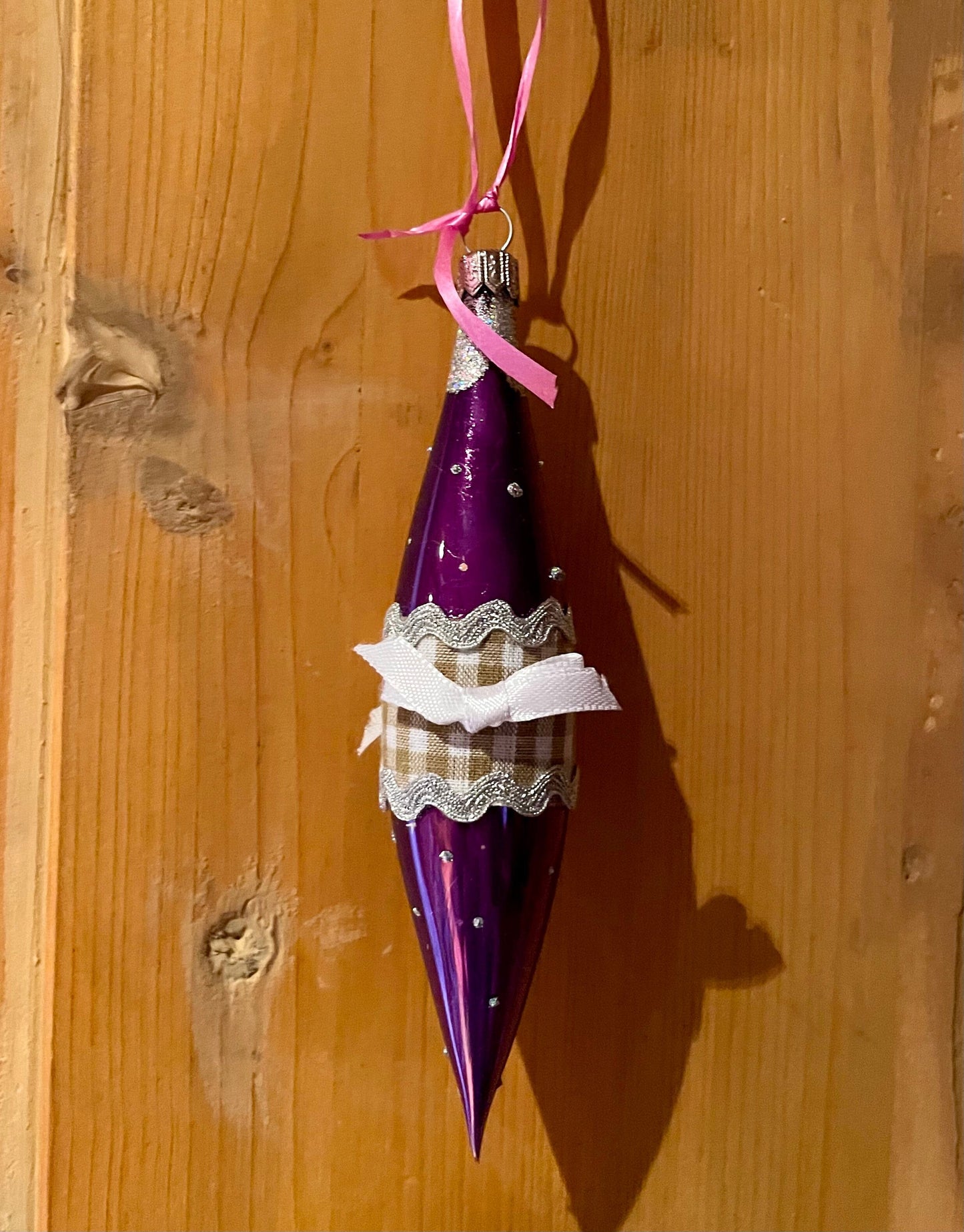 Christbaum Kugel, Weihnachtsschmuck, Zapfen Tropfen lila Weihnachten Alpenfunkeln
