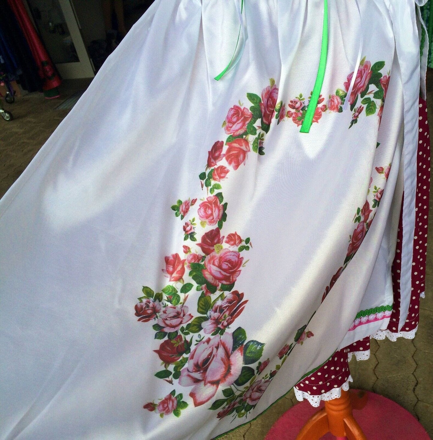 Dirndl Fuchs Trachten, Druckschürze, Pflaume, Midi 60 cm Dirndl Fuchs