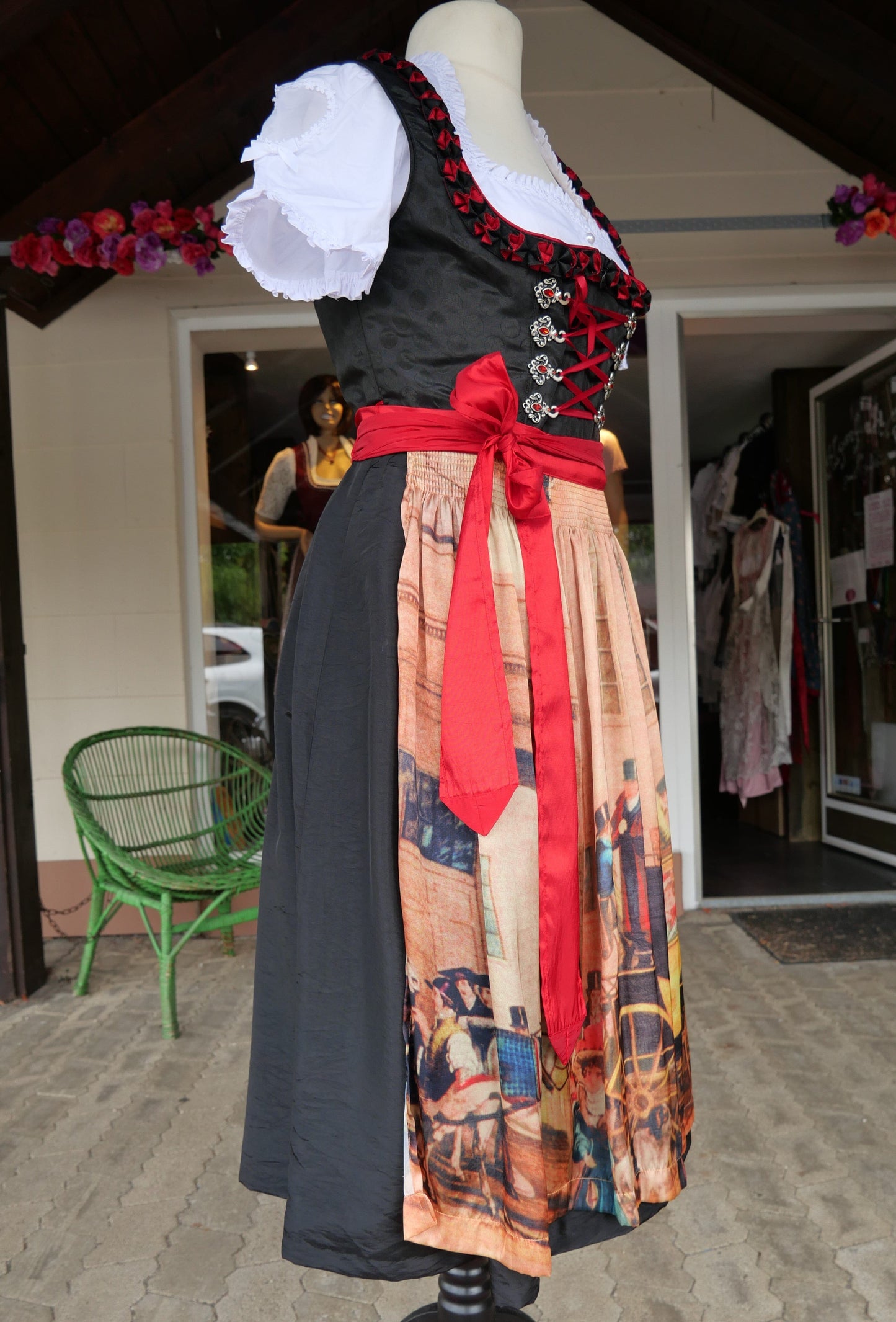 Dirndl Krüger Madl, Druckschürze, schwarz rot Midi 60 cm Dirndl Krüger