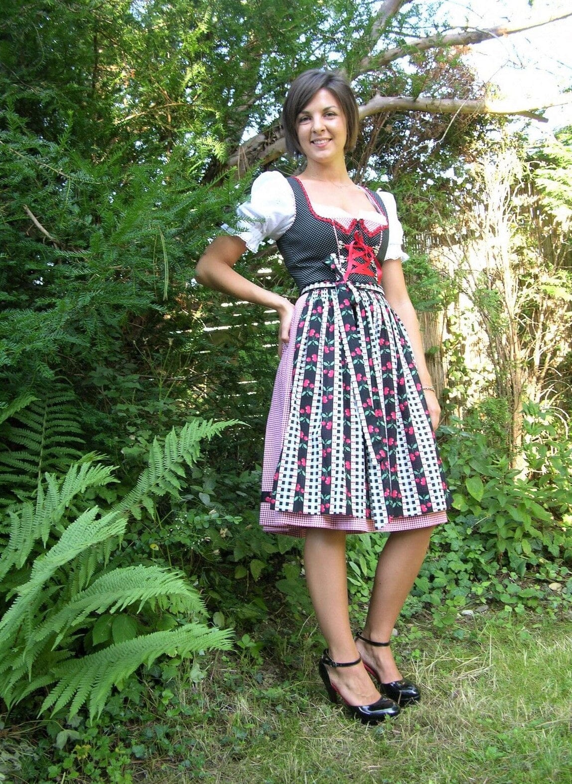 Dirndl Rose, Baumwolle, Kirschen, schwarz, rot, Midi 60 cm Dirndl Rose