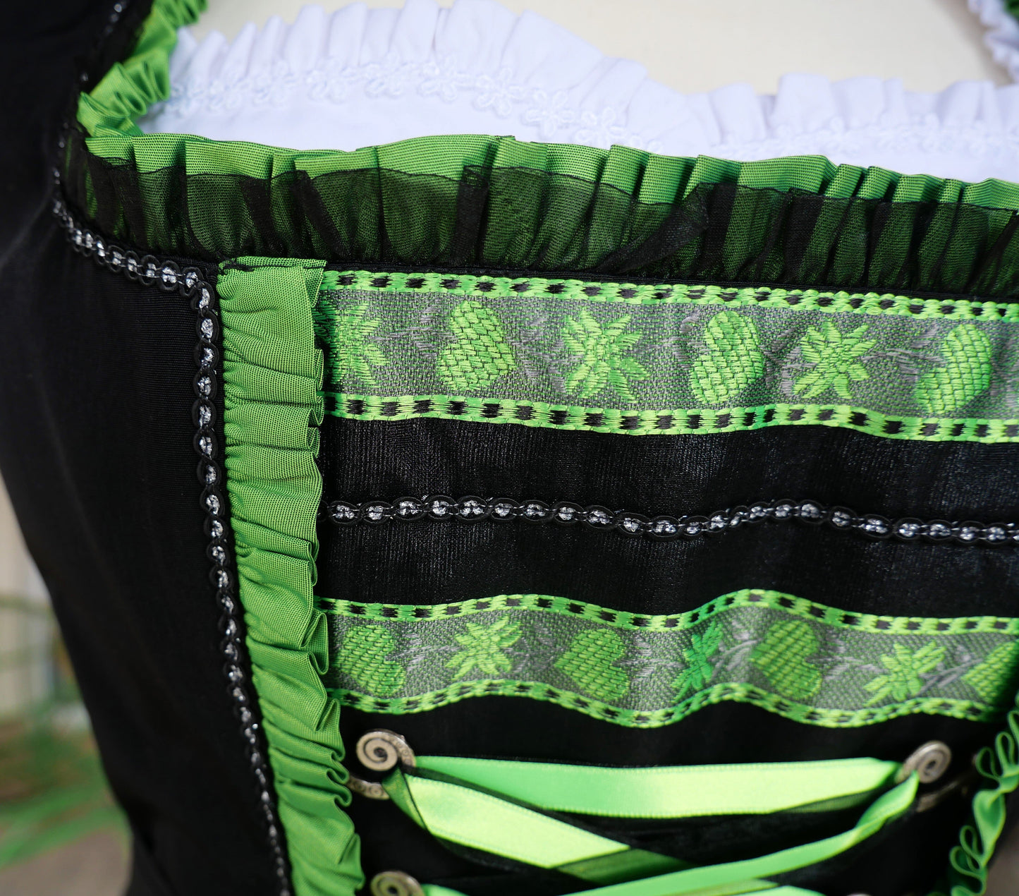Dirndl Rose, schwarz, neon grün, Midi 70 cm Dirndl Rose
