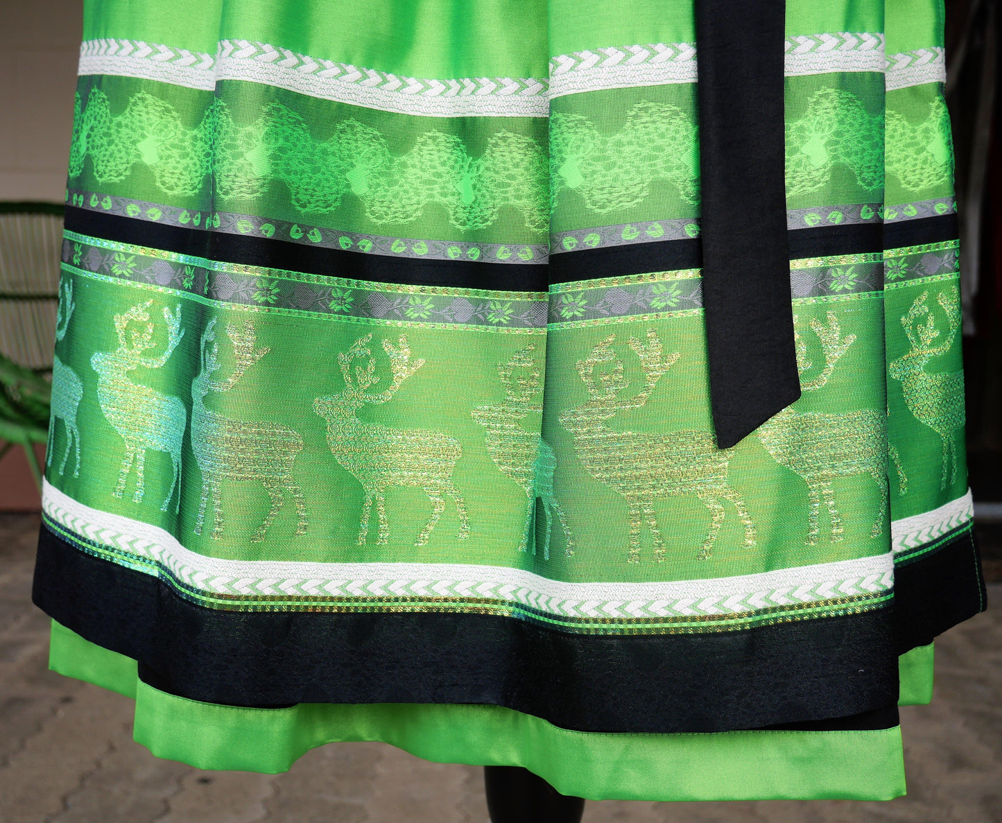 Dirndl Rose, schwarz, neon grün, Midi 70 cm Dirndl Rose
