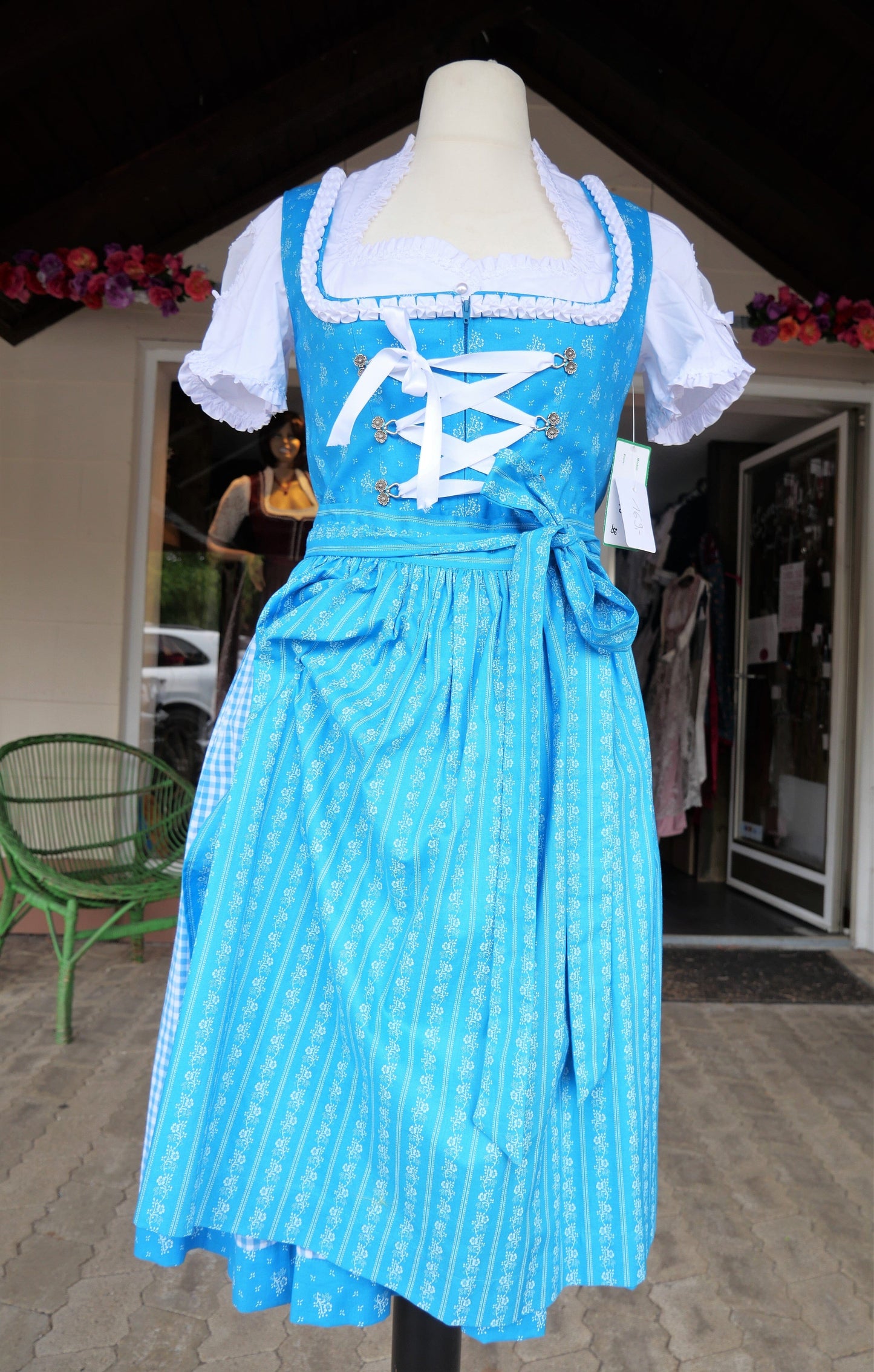 Dirndl Rose, weiß, blau, Midi 60 cm, Gr. 38 Dirndl Rose