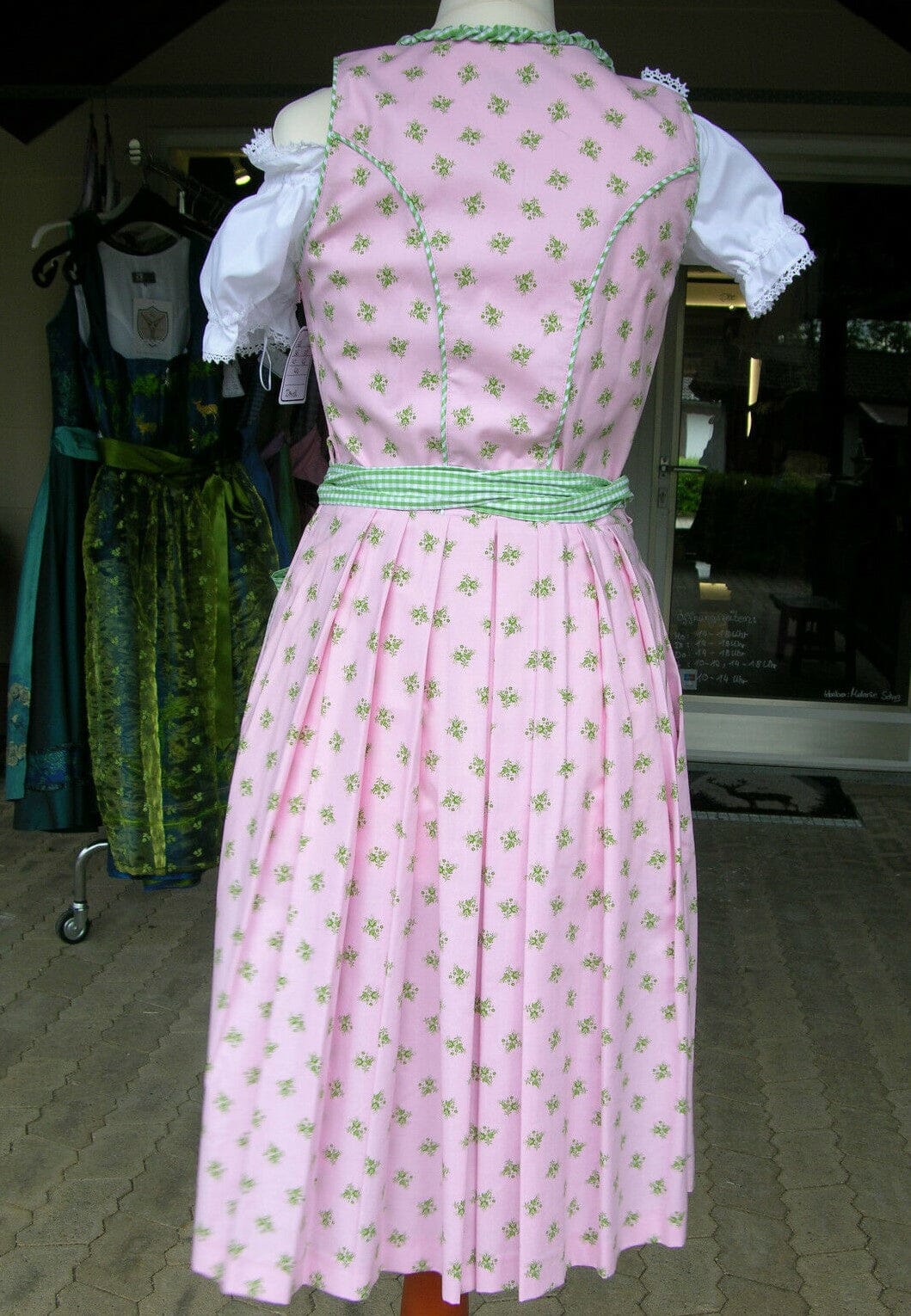 Dirndl Trachten Stil, Waschdirndl, grün, rosa, Midi Dirndl Trachten Stil