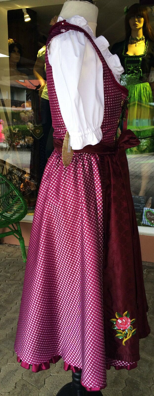 Dirndl Trentini, Josefine, bordeaux, Midi 70 cm, Gr. 32/34 Dirndl Julia Trentini