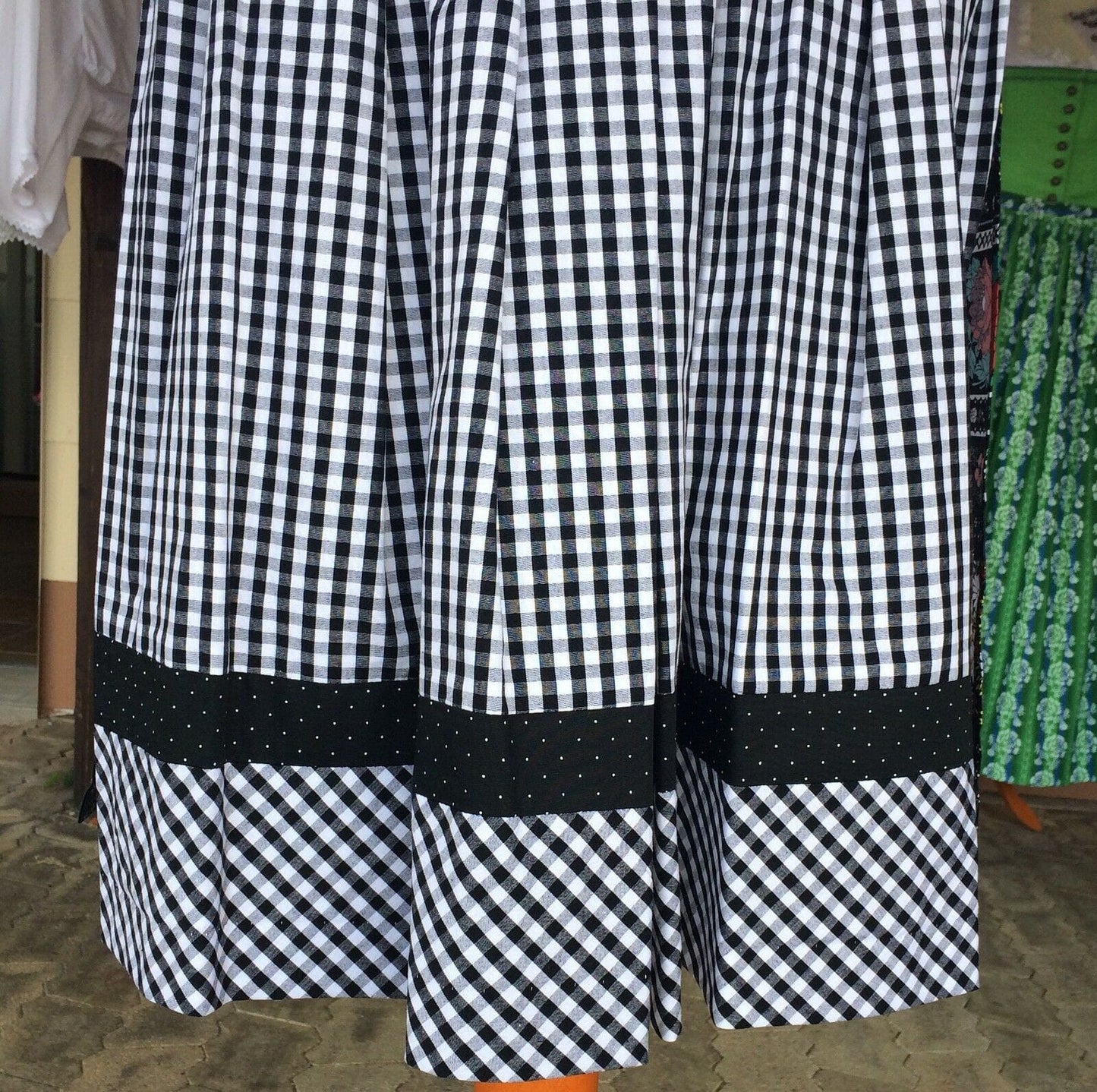 Dirndl Wenger, kariert, schwarz/weiß, Midi Dirndl Wenger