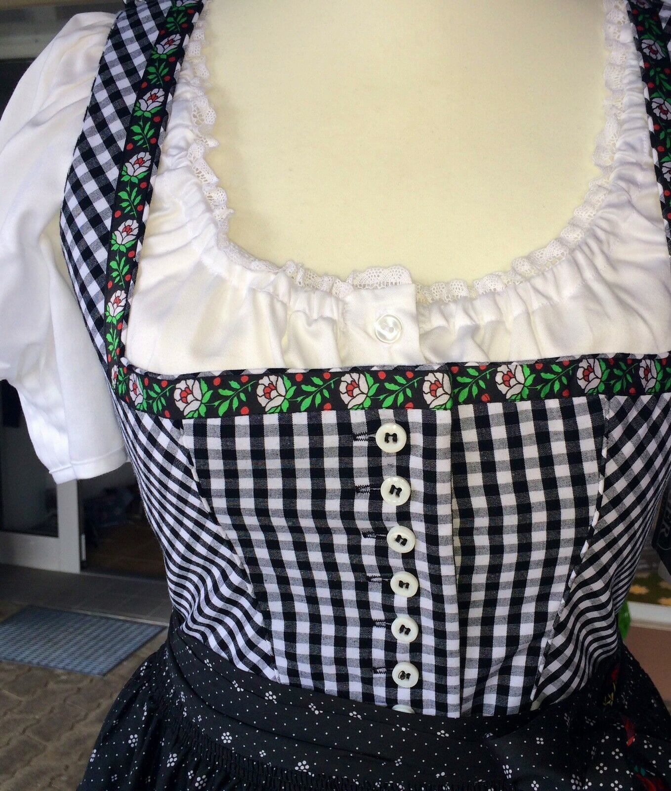 Dirndl Wenger, kariert, schwarz/weiß, Midi Dirndl Wenger