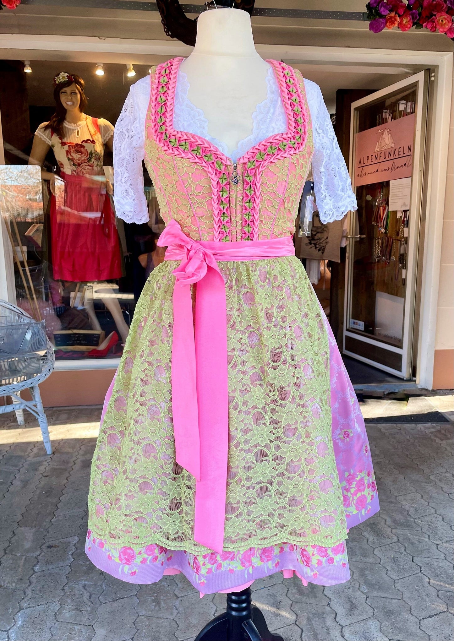 Dirndl Wiesnkönig, Carolina, pink, grün, Spitze Midi 60 cm Dirndl Wiesnkönig