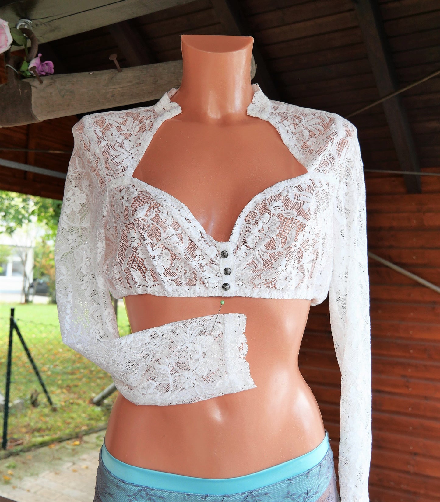 Dirndlbluse CocoVero, Silvie, Stehkragen, V-Ausschnitt, Spitze, langarm, ecru Dirndlblusen CocoVero
