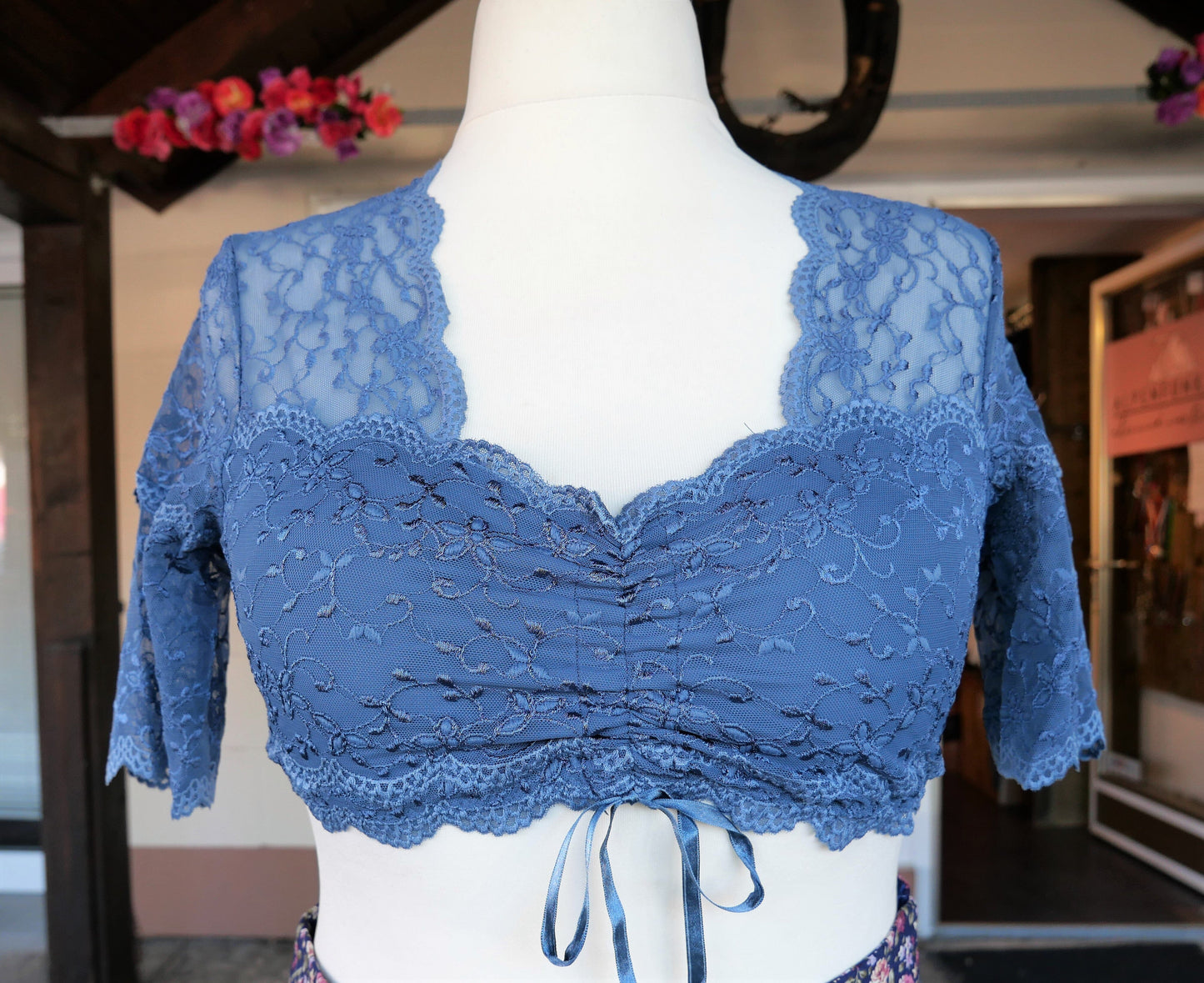 Dirndlbluse Nina von C., blau, Mona, halbarm, Zugband, Spitze, Gr. 40 Dirndlblusen Nina von C.