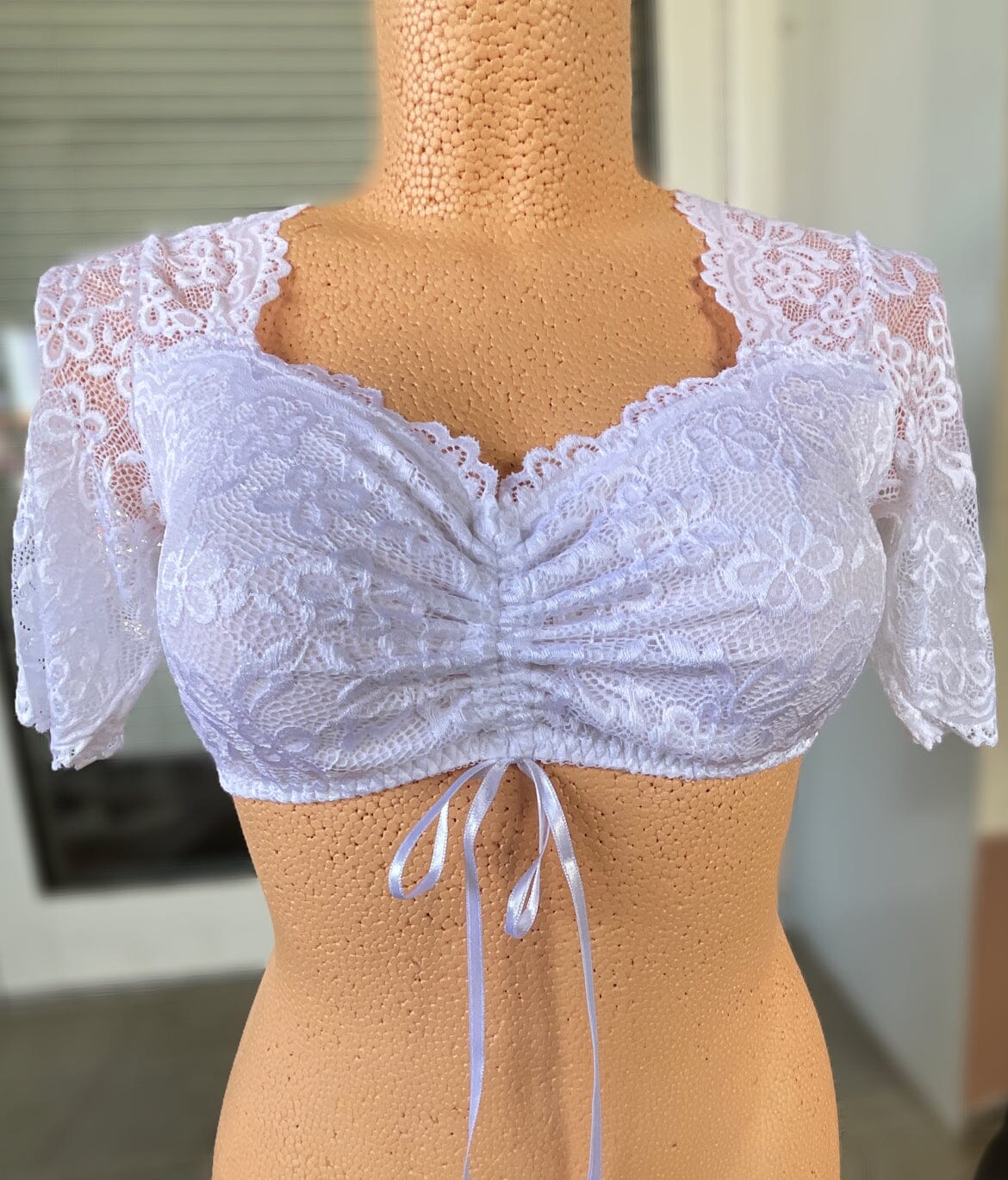Dirndlbluse Nina von C., Marlies, Spitze, weiß, halbarm, Zugband Dirndlblusen Nina von C.