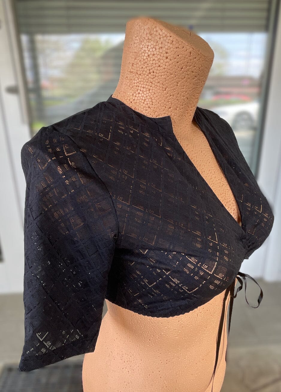 Dirndlbluse Nina von C., Martha schwarz, halbarm, V-Ausschnitt Dirndlblusen Nina von C.