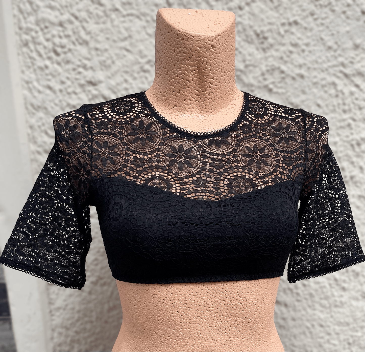 Dirndlbluse Nina von C., Miriam, schwarz, halbarm, hochgeschlossen, Blüten Dirndlblusen Nina von C.