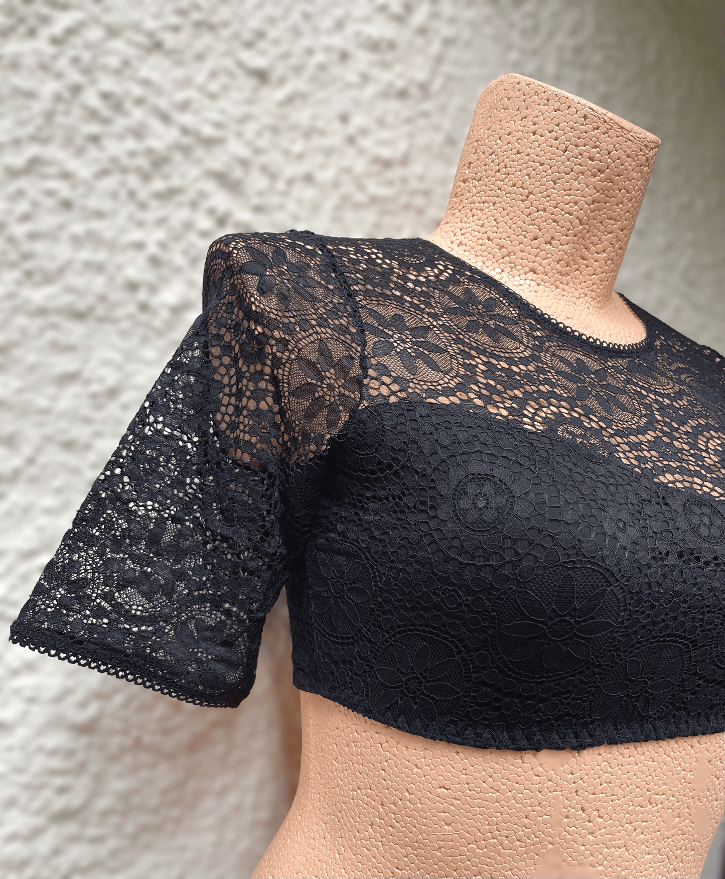 Dirndlbluse Nina von C., Miriam, schwarz, halbarm, hochgeschlossen, Blüten Dirndlblusen Nina von C.