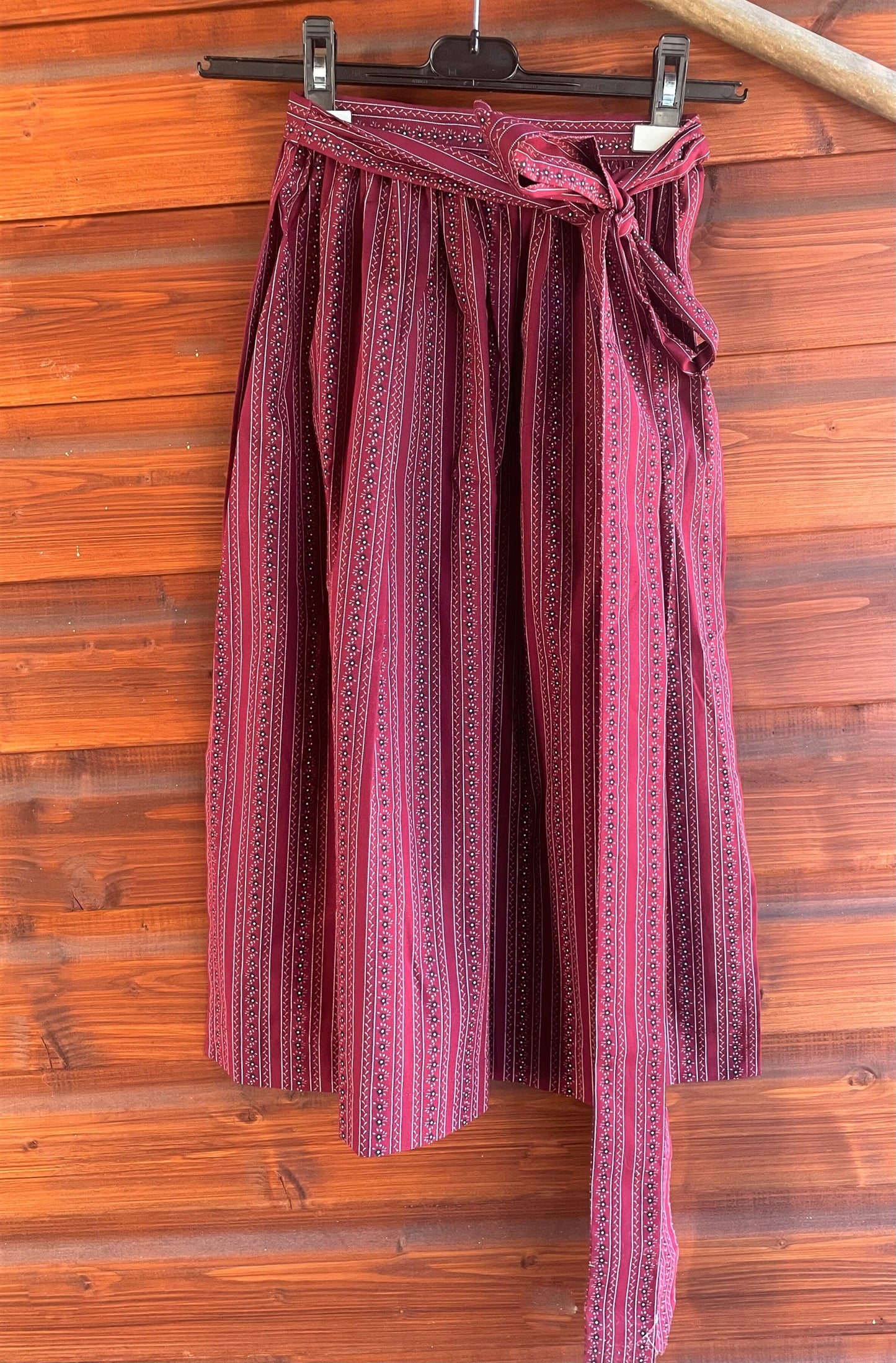 Dirndlschürze, Julia Trentini, Gr. 1, Romy 67, 70er bordeaux Schürze Julia Trentini