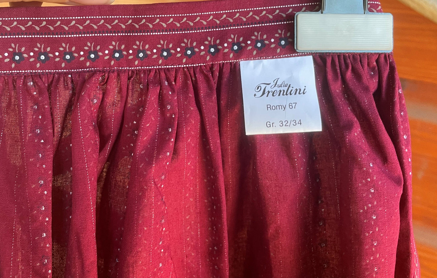 Dirndlschürze, Julia Trentini, Gr. 1, Romy 67, 70er bordeaux Schürze Julia Trentini