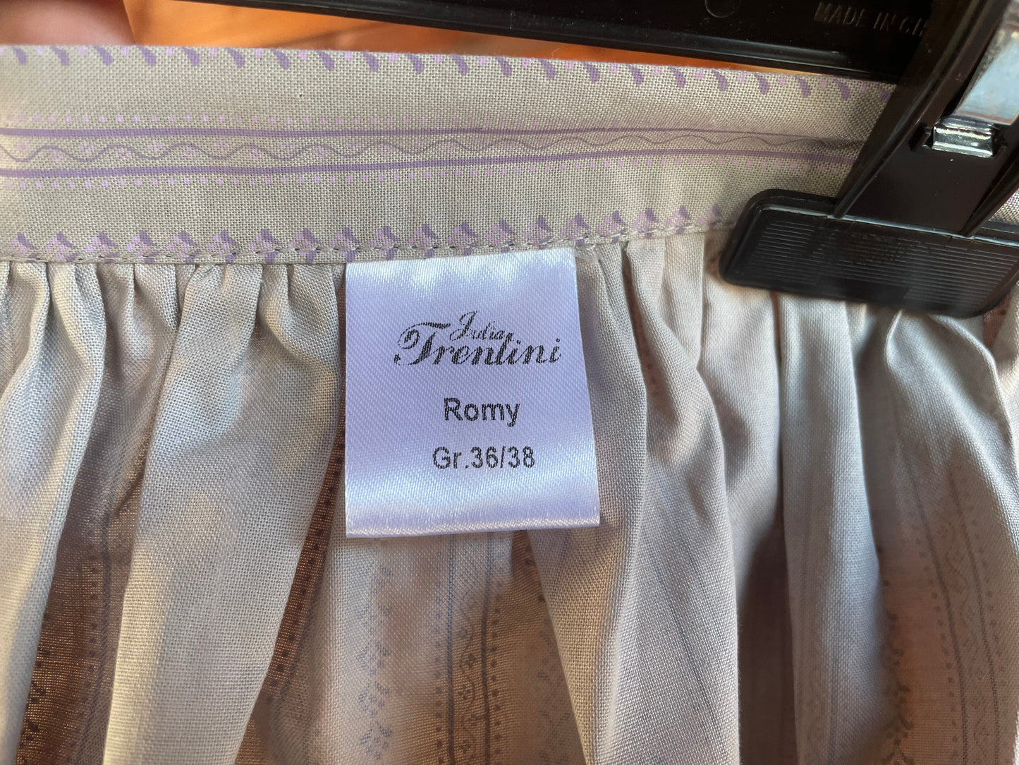 Dirndlschürze, Julia Trentini, Romy 67, 70er, silber grau lila, Gr. 2 Schürze Julia Trentini
