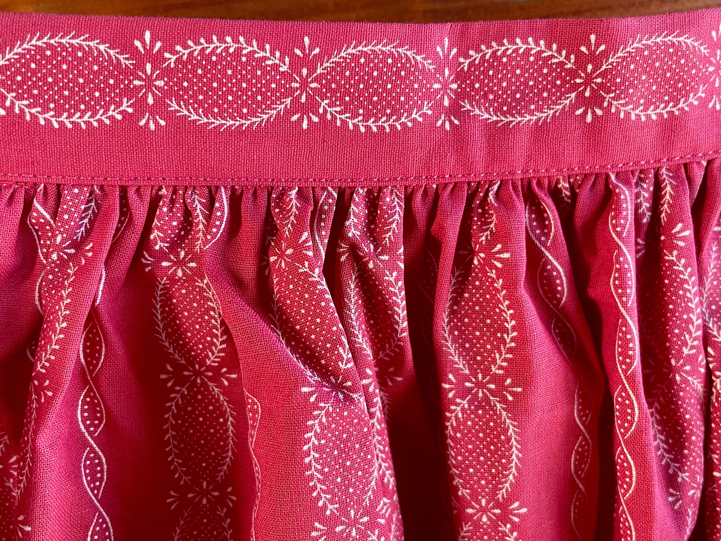 Dirndlschürze, Julia Trentini, Romy 77, 80er pink, Gr. 1 Schürze Julia Trentini