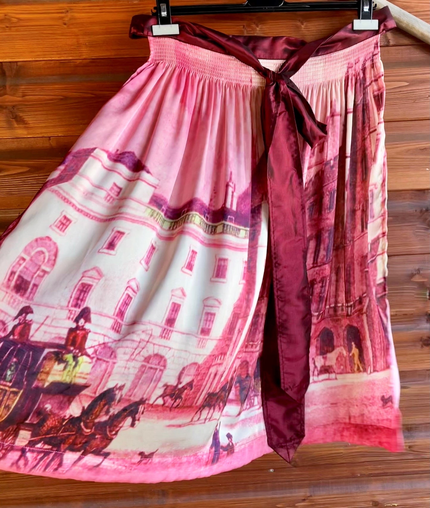 Dirndlschürze, Krüger bedruckt, 67, 70er, bordeaux, Gr. 3 Schürze Krüger
