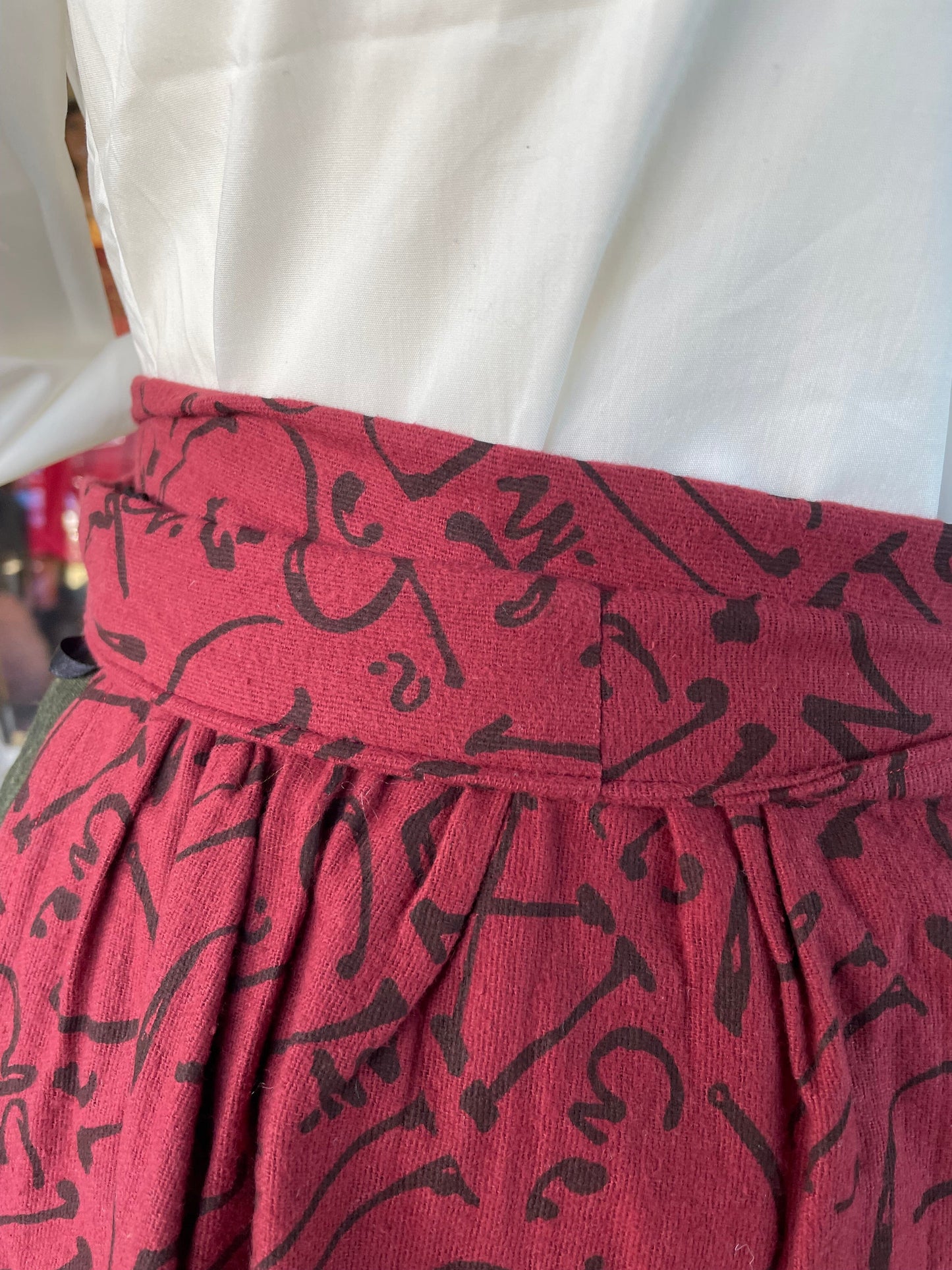 Dirndlschürze, Schürze, bordeaux, burgund, Midi für 55 cm, Schürze Eigenmarke