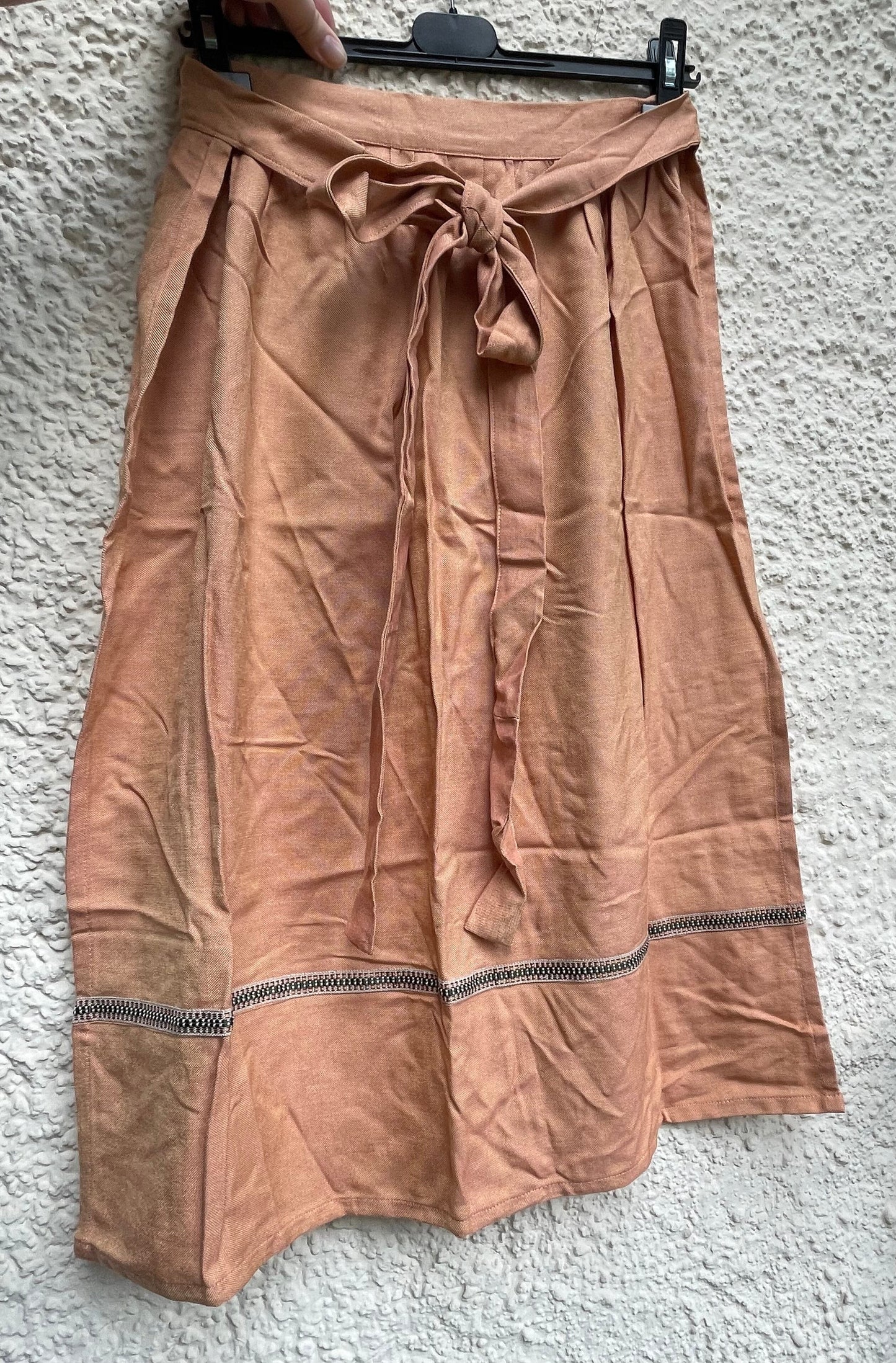 Dirndlschürze, Schürze, lachs schimmernd, Gr. 2, für 85er Schürze Eigenmarke