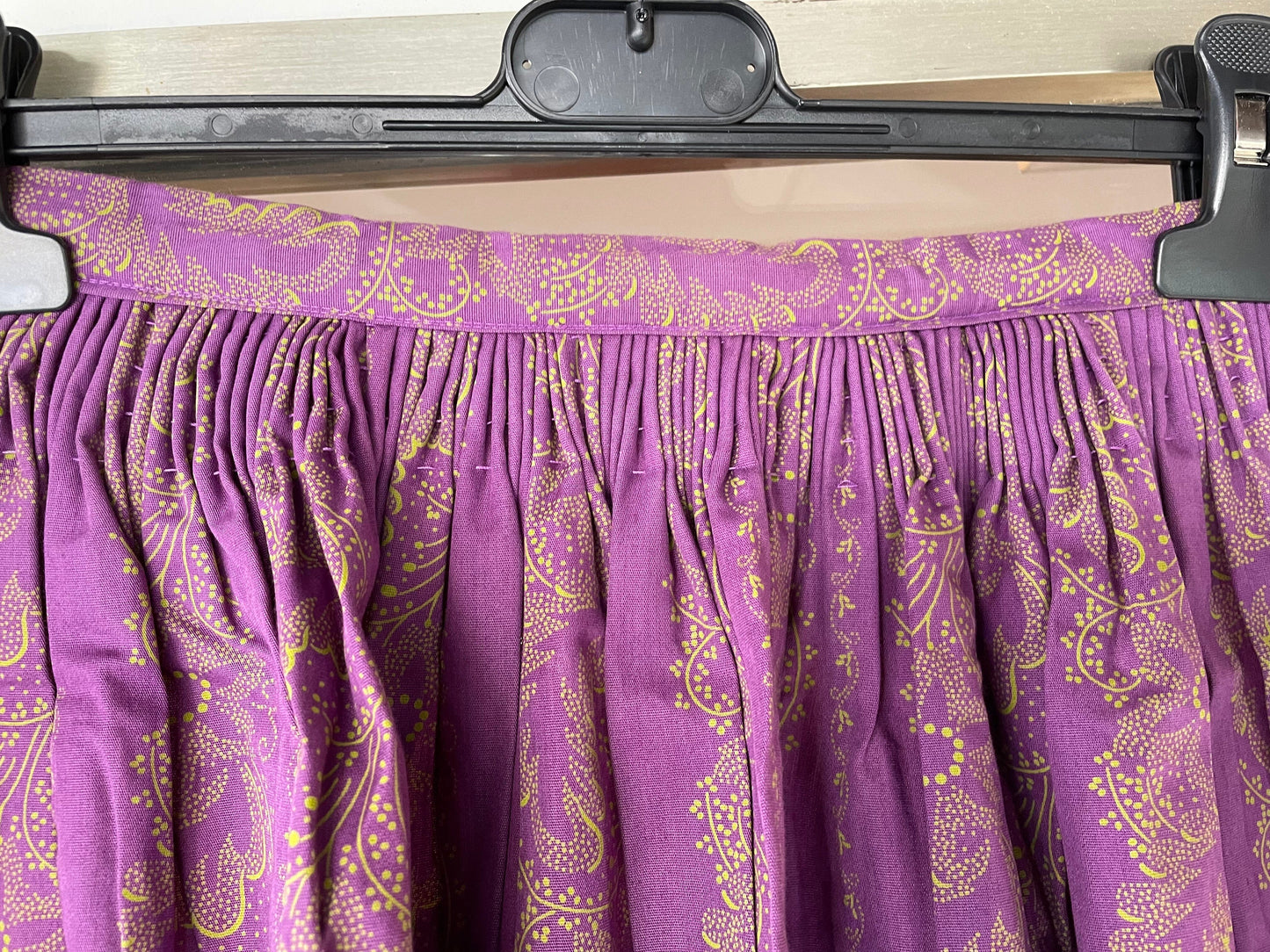 Dirndlschürze, Schürze, lila Midi für 75 cm, Gr. 36/38 Schürze Eigenmarke