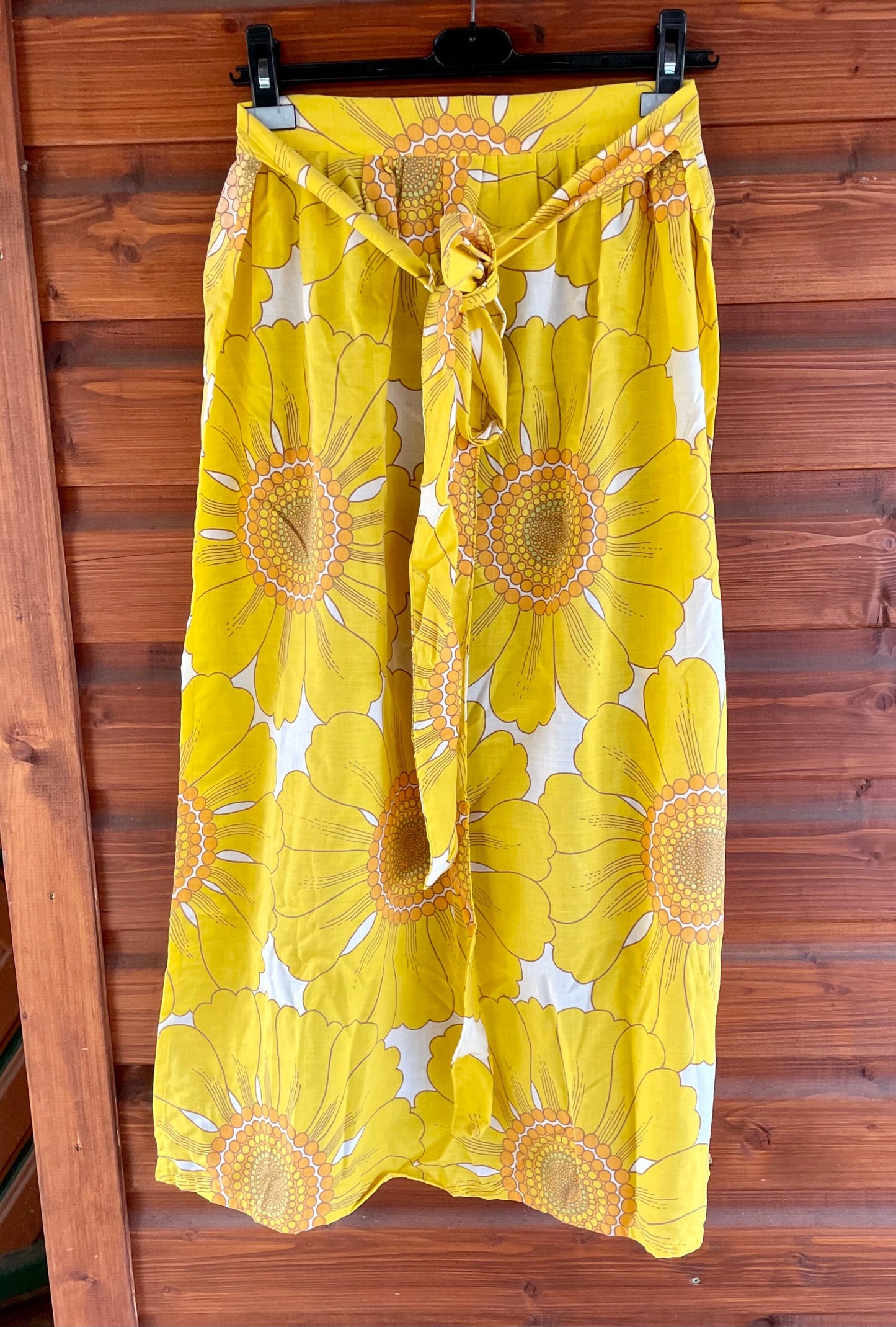 Dirndlschürze, Schürze, Retro gelb für 90er, Gr. 1 Schürze Eigenmarke