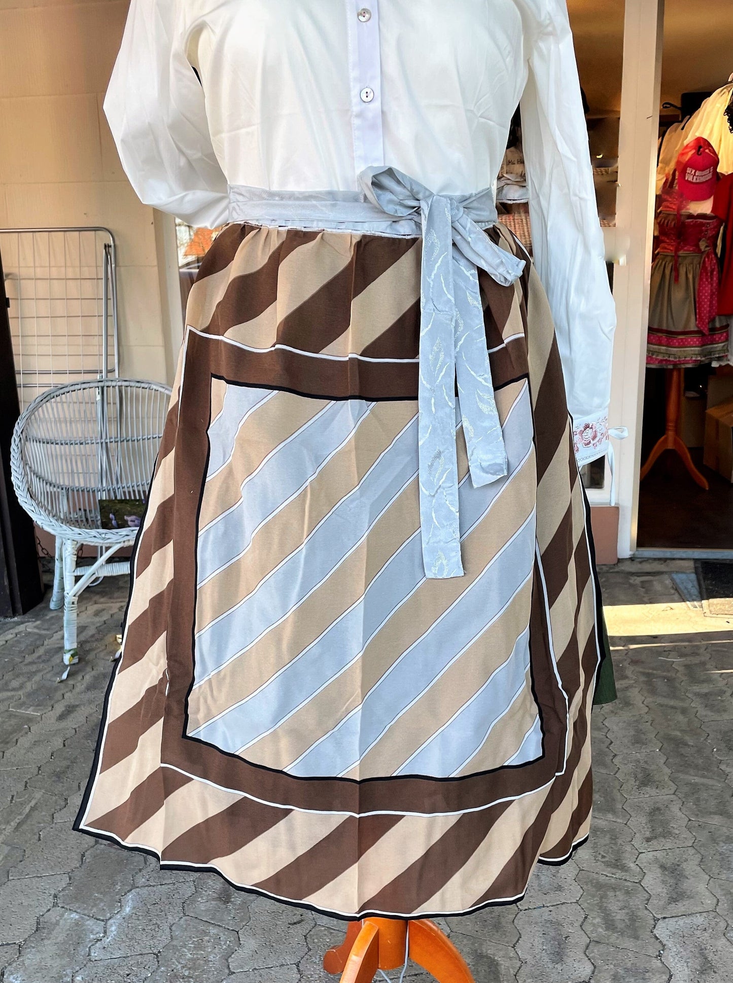 Dirndlschürze, Schürze, Tuch, braun, beige, Midi für 80 cm, Gr. 2 Schürze Eigenmarke