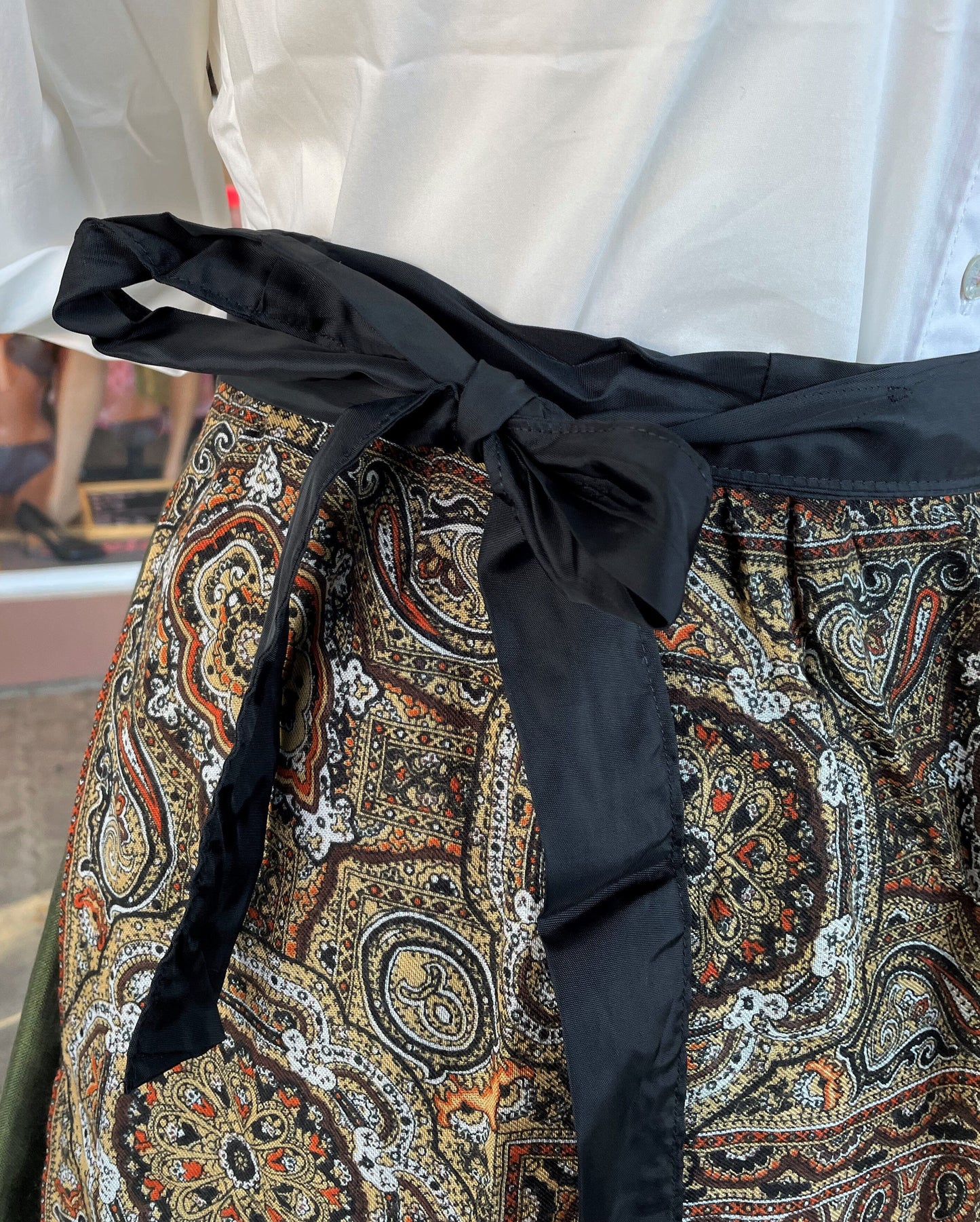 Dirndlschürze, Schürze, Tuch, braun, gold, Paisley Midi für 75 cm, Gr. 2 Schürze Eigenmarke