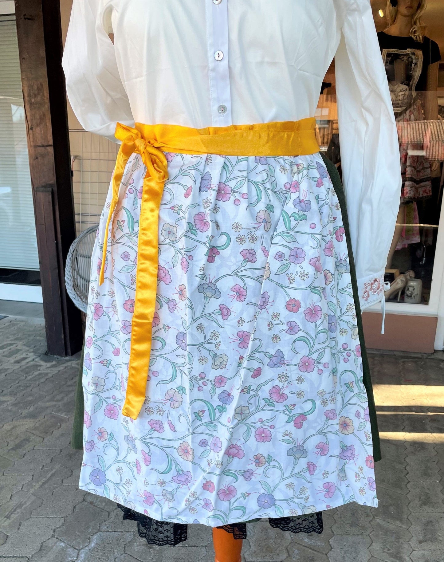 Dirndlschürze, Schürze, weiß, gelb für 65 70 cm, Gr. 2 Schürze Eigenmarke