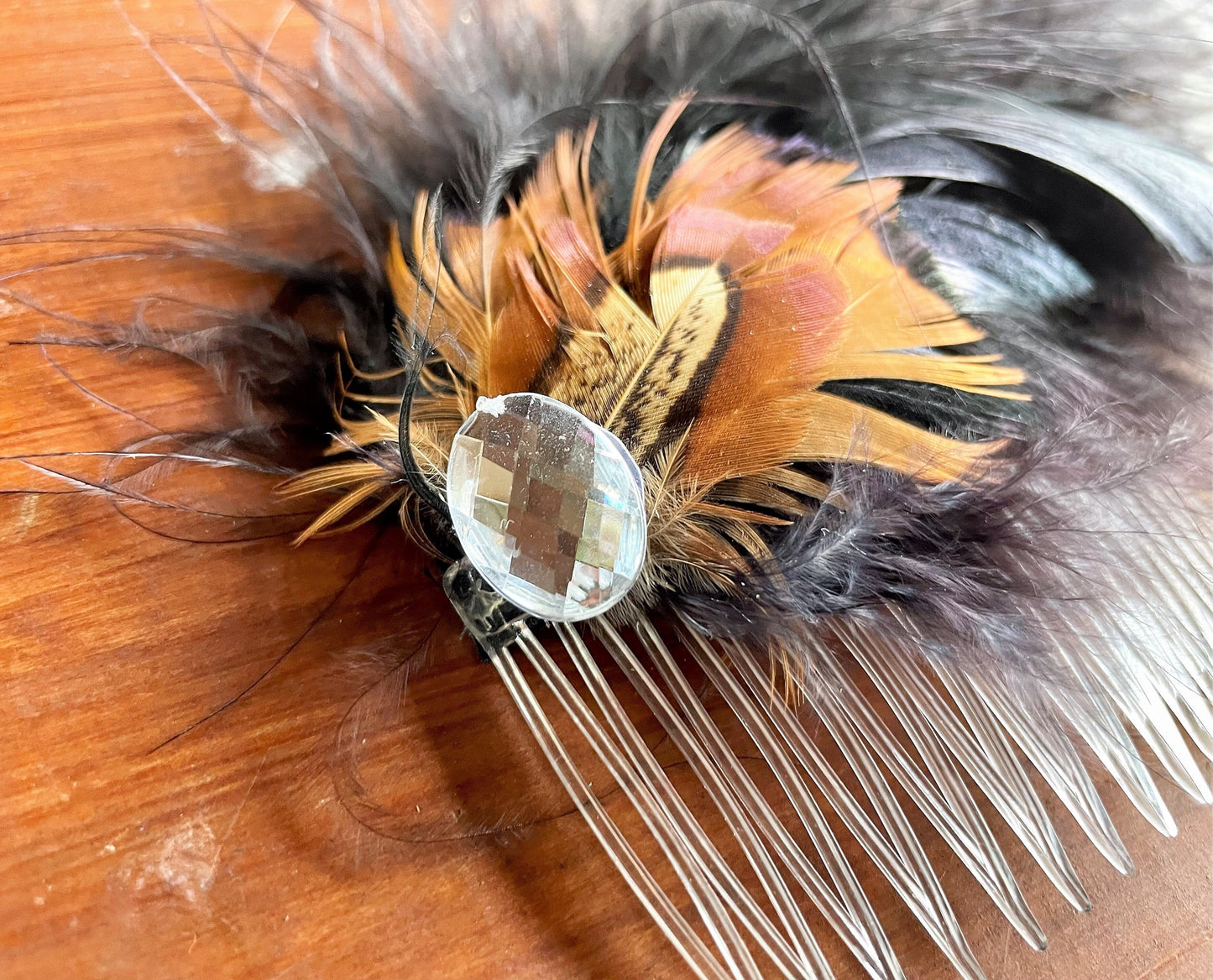 Haarschmuck, Haarkamm, Federn schwarz, braun Haarschmuck Münchner Herzblut