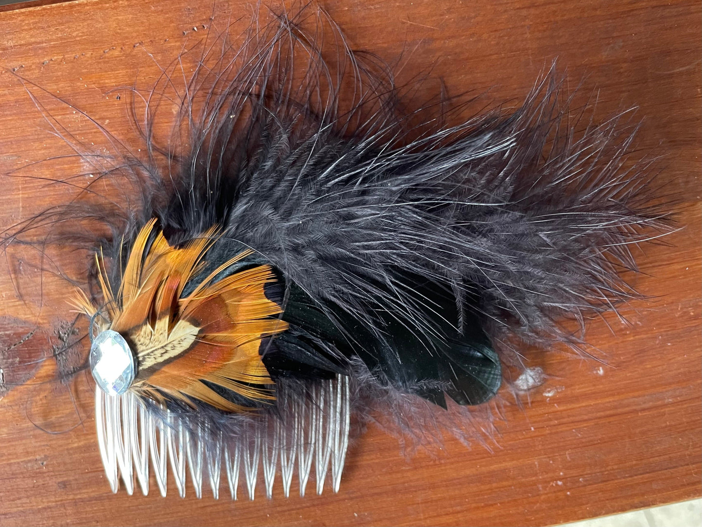Haarschmuck, Haarkamm, Federn schwarz, braun Haarschmuck Münchner Herzblut