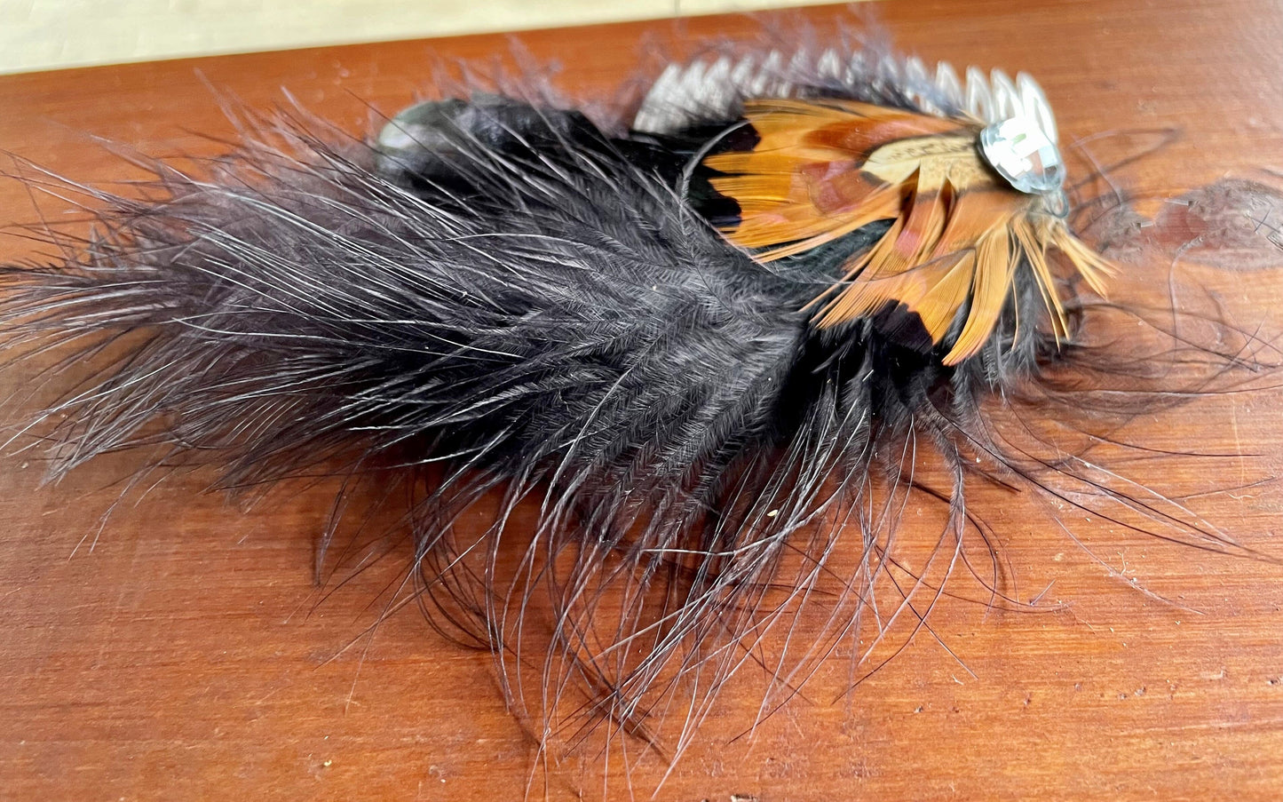 Haarschmuck, Haarkamm, Federn schwarz, braun Haarschmuck Münchner Herzblut