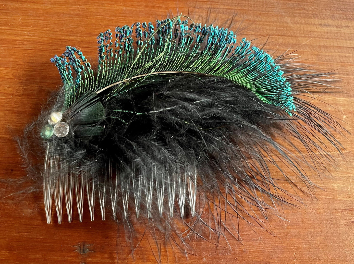 Haarschmuck, Haarkamm, Pfauenfedern schwarz Haarschmuck Münchner Herzblut