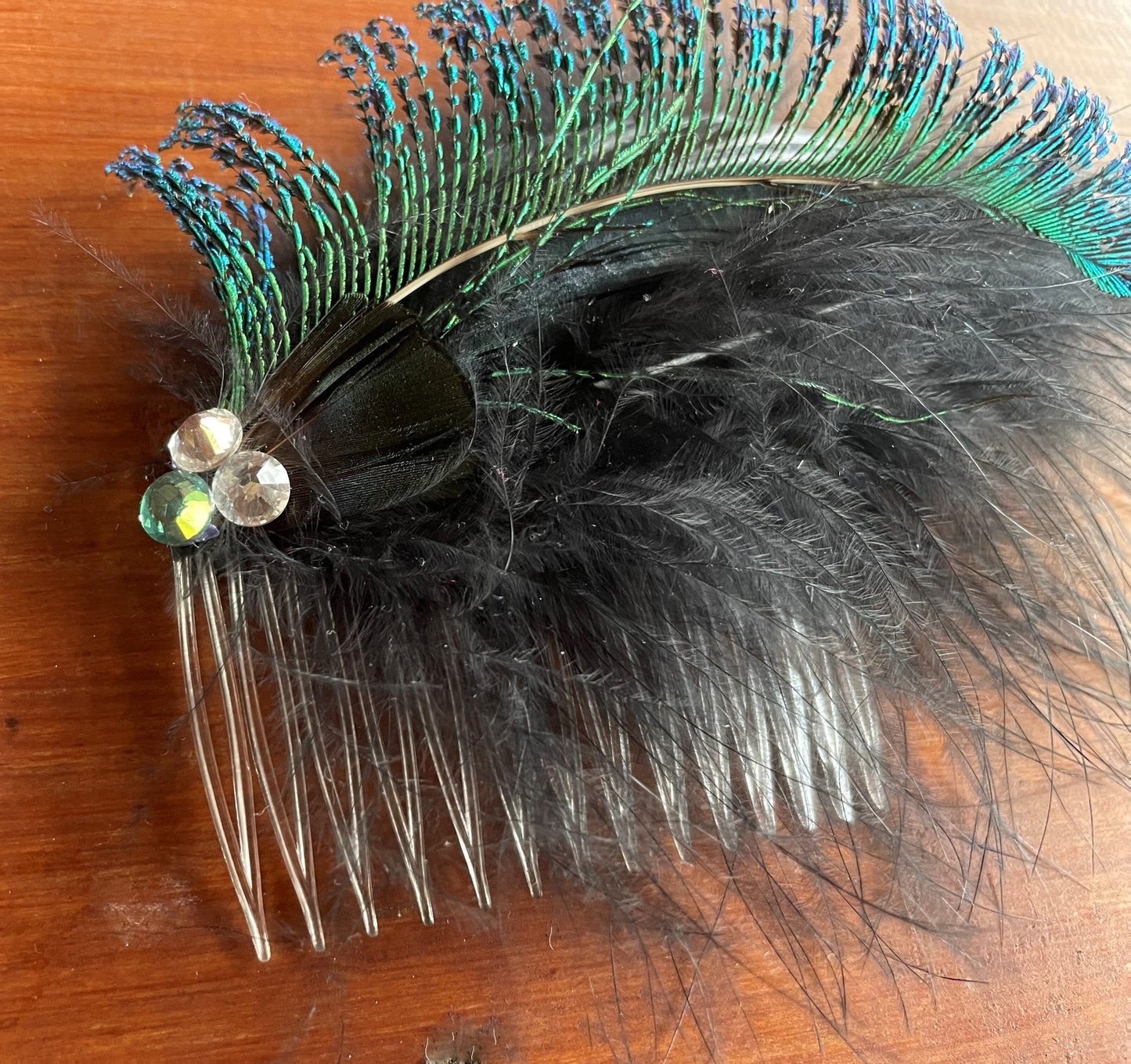 Haarschmuck, Haarkamm, Pfauenfedern schwarz Haarschmuck Münchner Herzblut