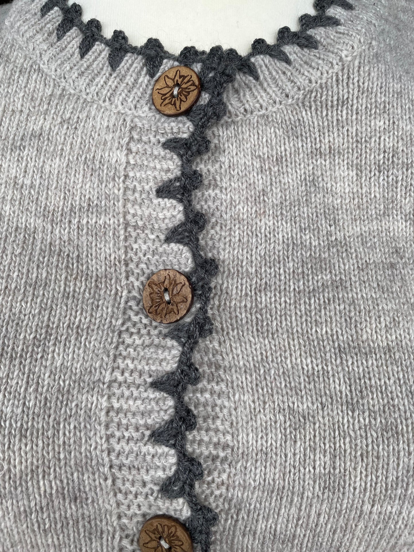 Trachten Jacke, Hangowear, Wilberta, Strickjacke, hellgrau, greige Jacke HangOwear