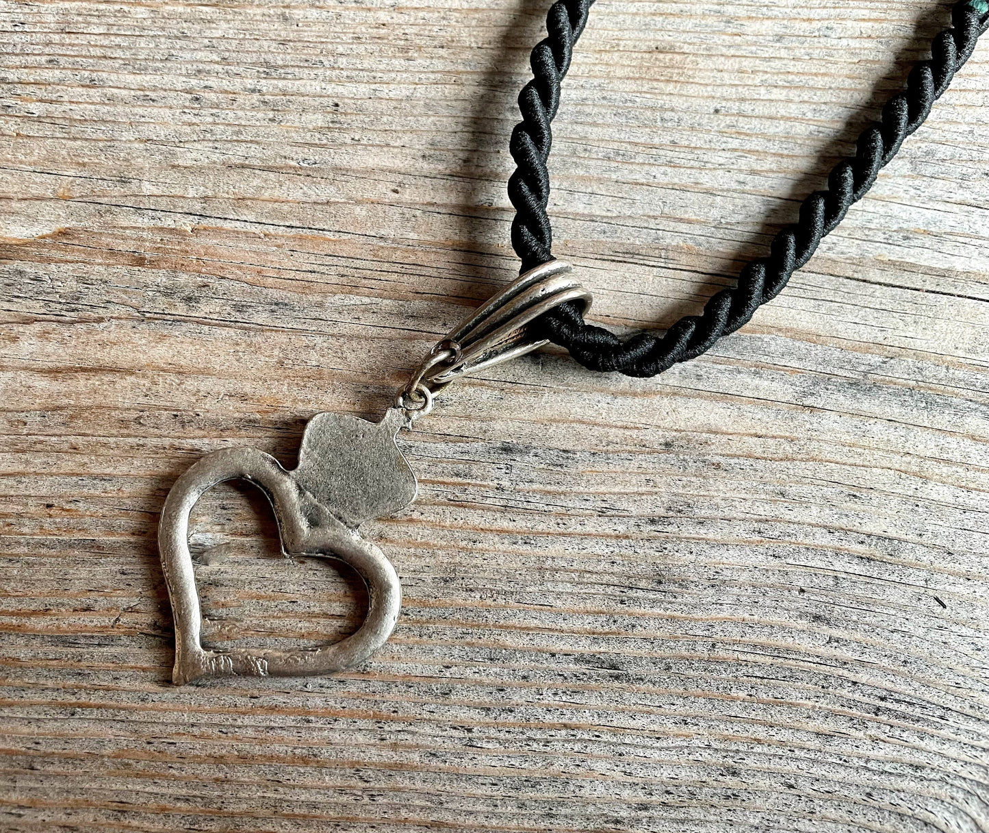 Trachten Kette Kordel mit Herz und Krone, schwarz Kette Alpenwahn