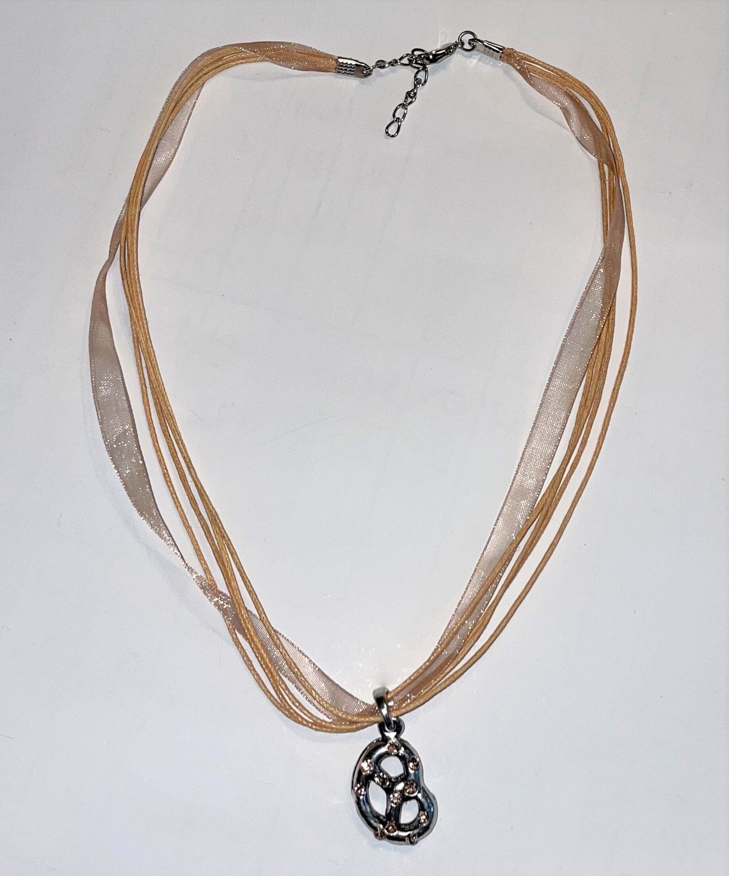 Trachten Kette mit Breze und Strass, verschiedene Farben Kette Alpenfunkeln nude/beige