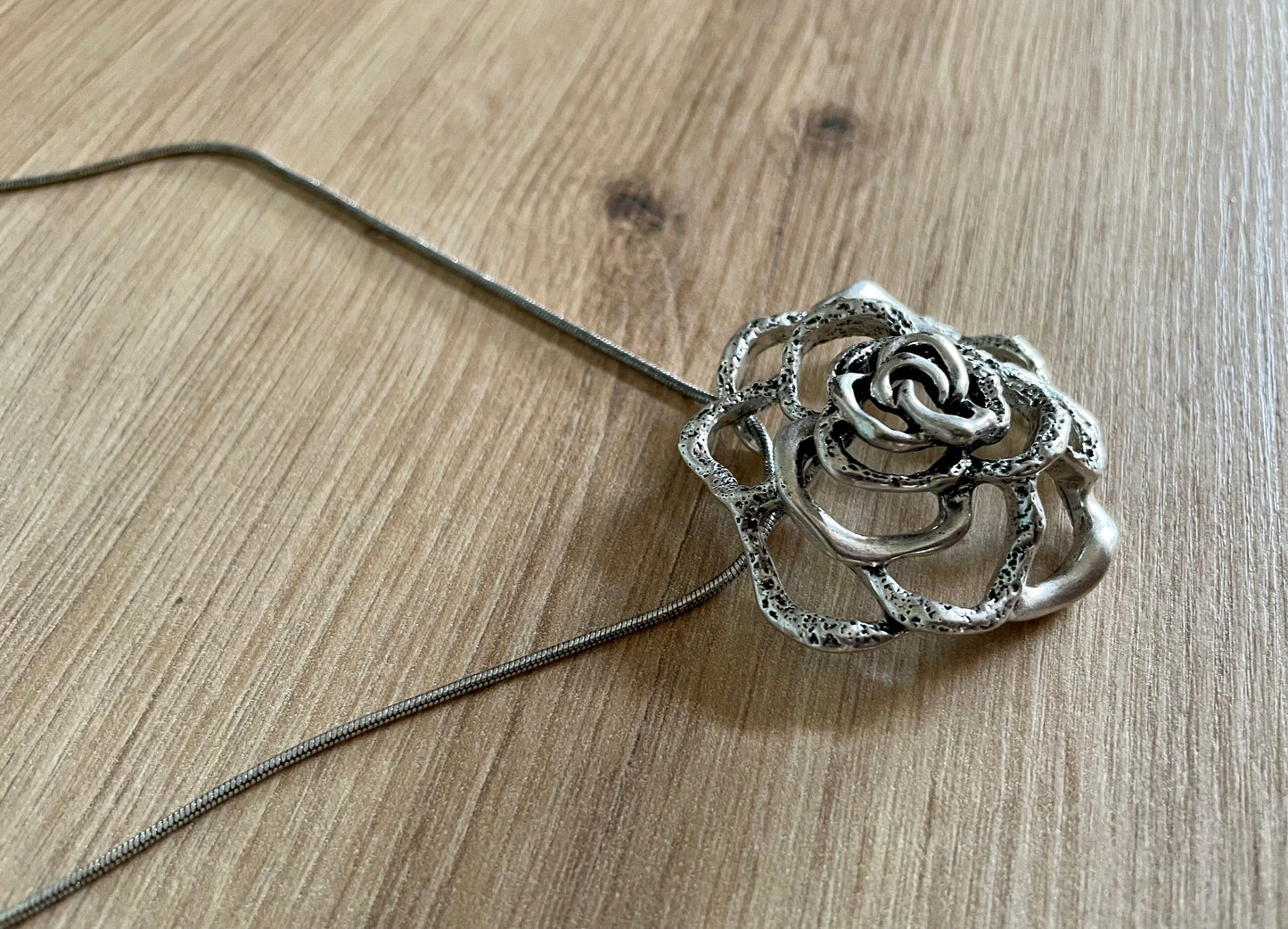 Trachten Kette mit großem Rosenanhänger Vintage Kette Alpenwahn