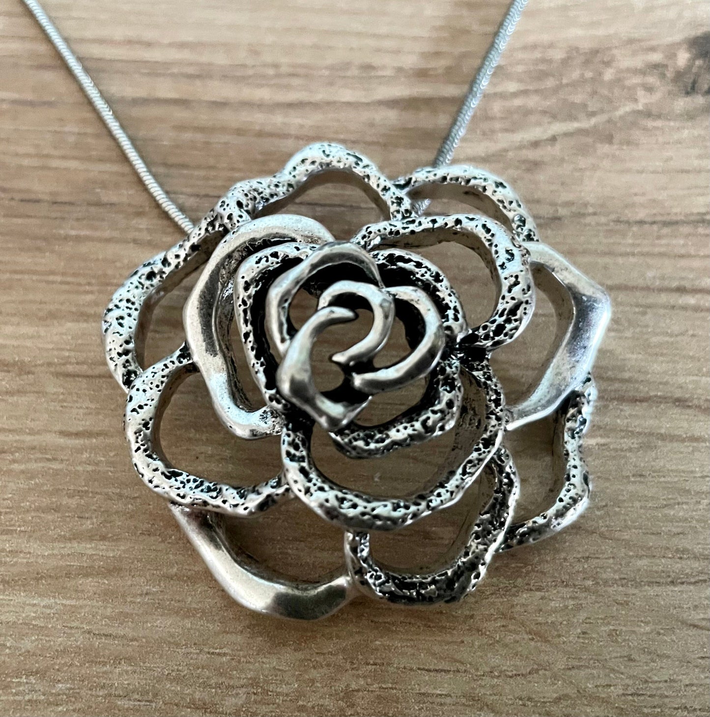 Trachten Kette mit großem Rosenanhänger Vintage Kette Alpenwahn