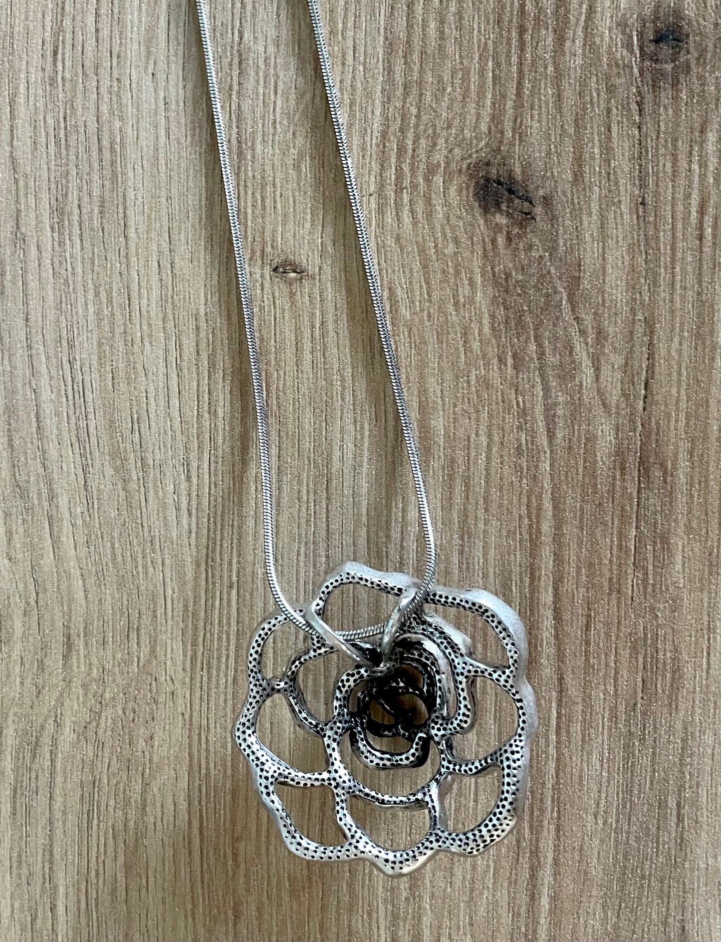 Trachten Kette mit großem Rosenanhänger Vintage Kette Alpenwahn