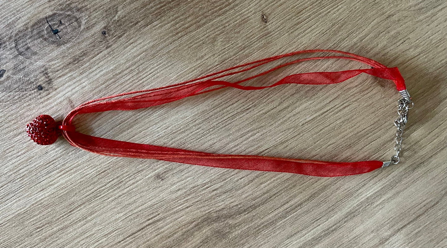 Trachten Kette mit Herz und Strass, verschiedene Farben Kette Alpenfunkeln Komplett rot