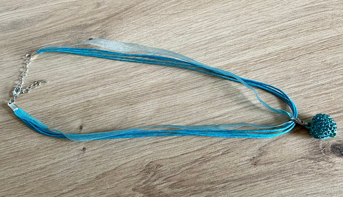 Trachten Kette mit Herz und Strass, verschiedene Farben Kette Alpenfunkeln türkis