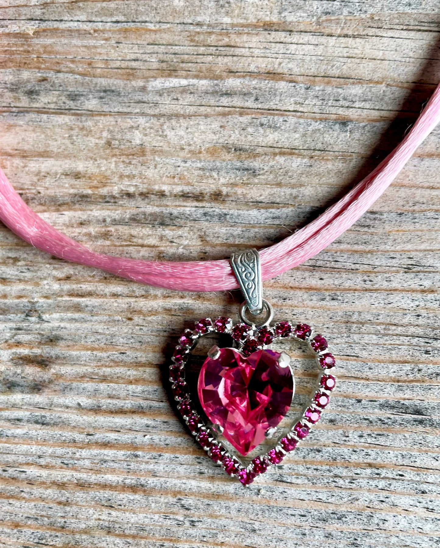 Trachten Kette rosa Satinband mit Swarowski Herz Kette Alpenwahn