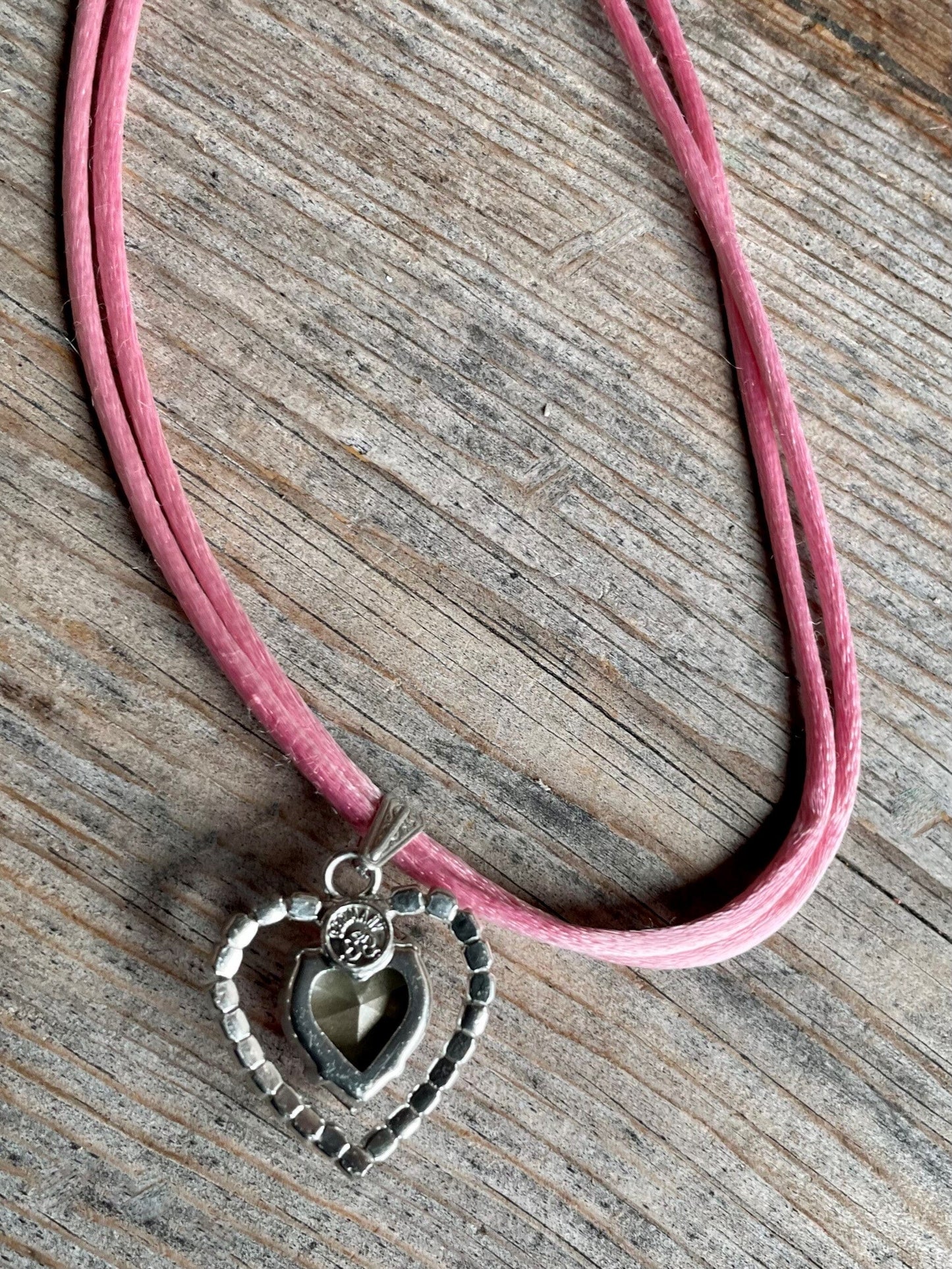 Trachten Kette rosa Satinband mit Swarowski Herz Kette Alpenwahn